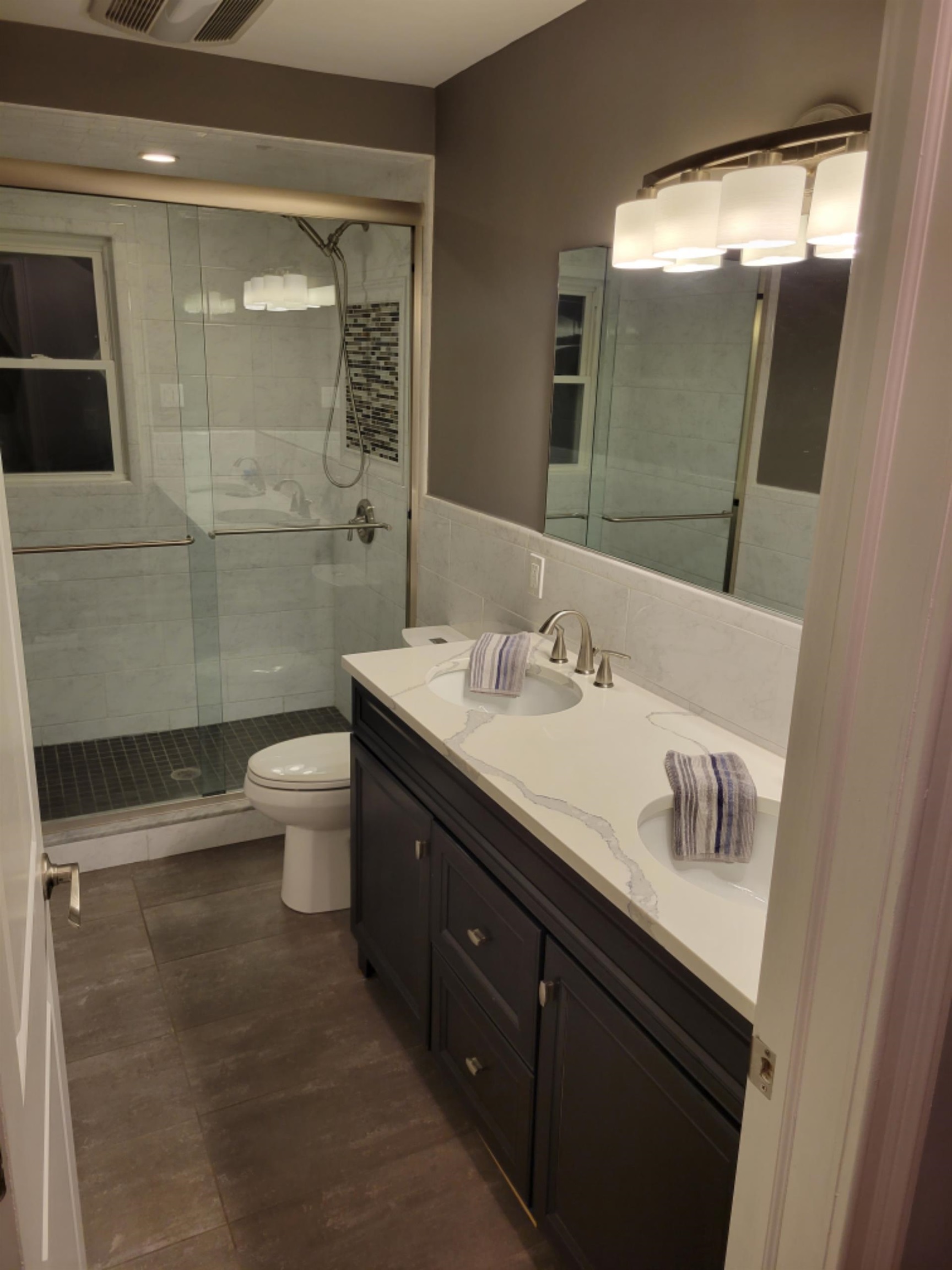 339 ELLEN PL