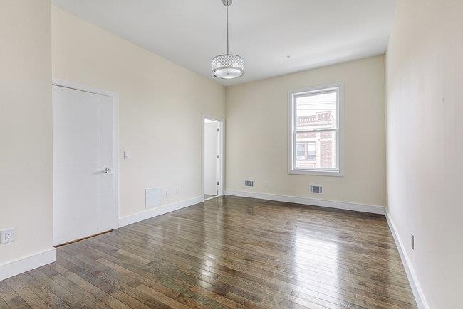 542 29TH ST Unit: 3