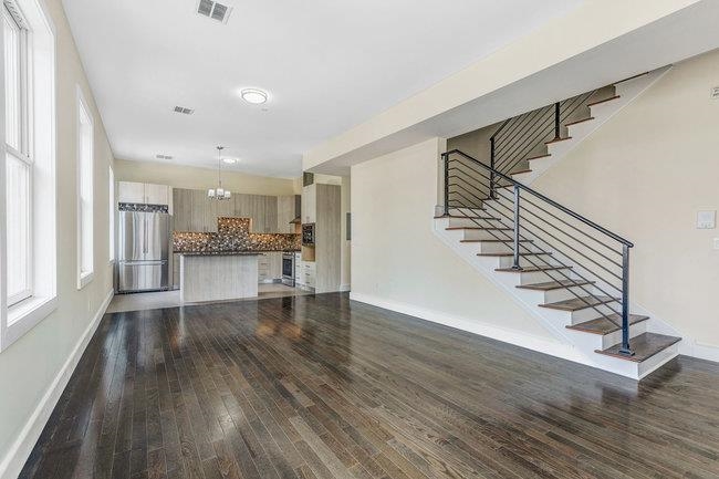 542 29TH ST Unit: 3