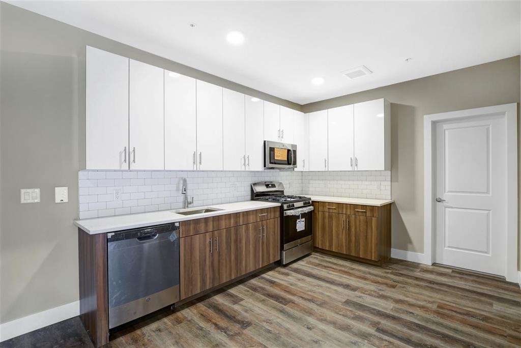 545 39TH ST Unit: 305