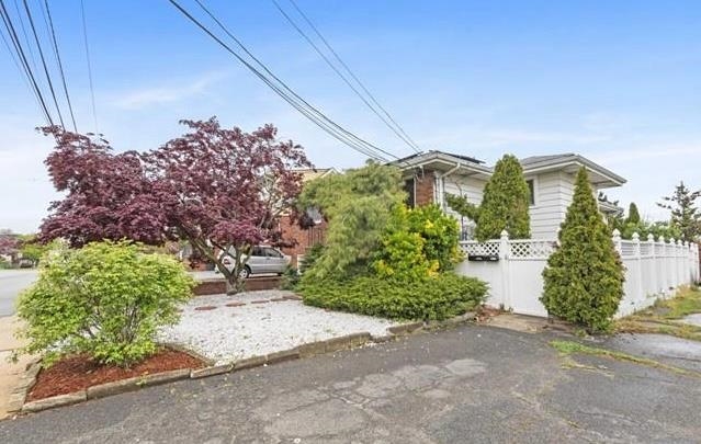 250 CORABELLE AVE Unit: 1