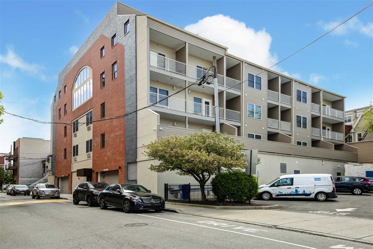 545 39TH ST Unit: 307