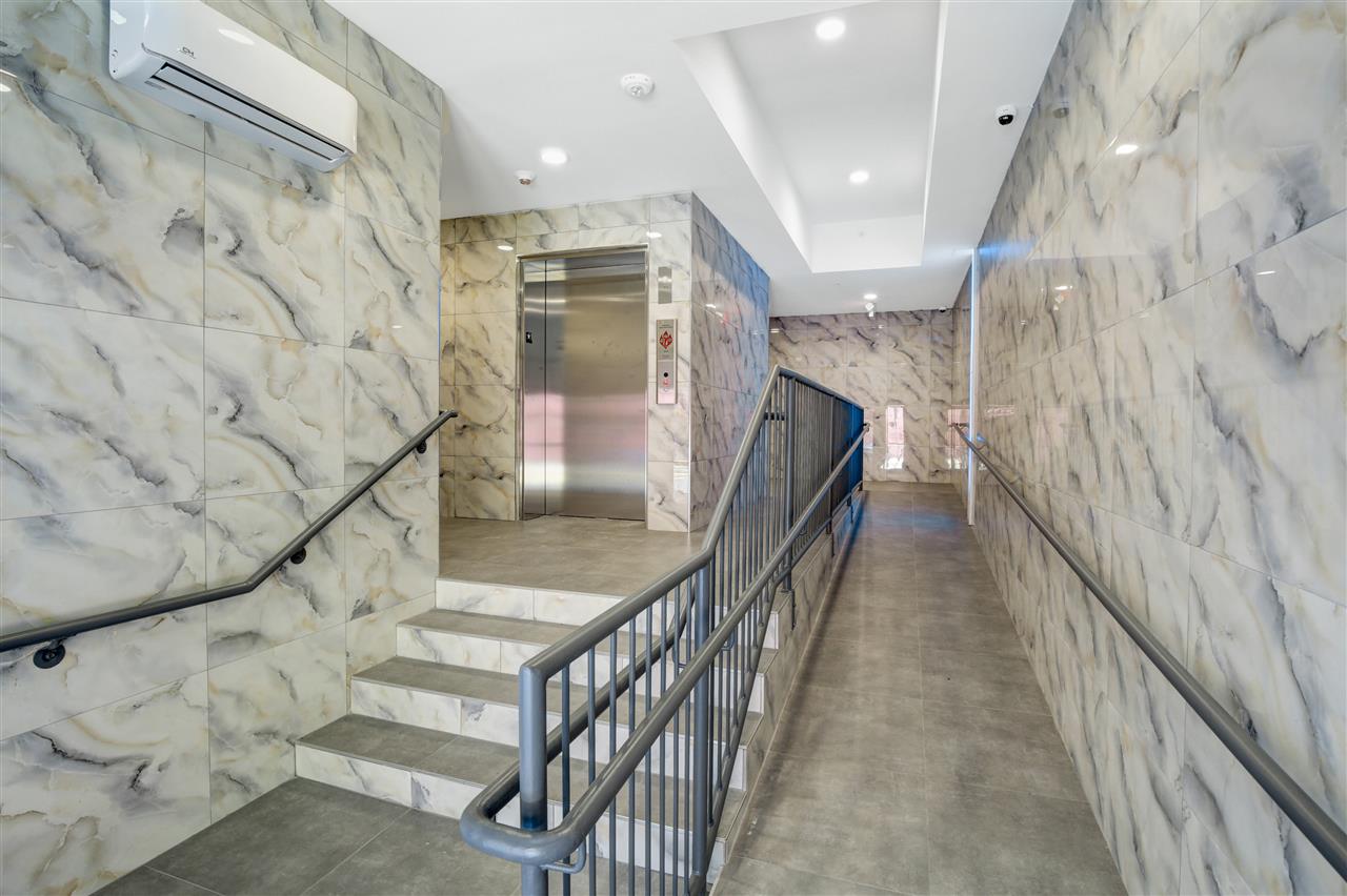 545 39TH ST Unit: 307