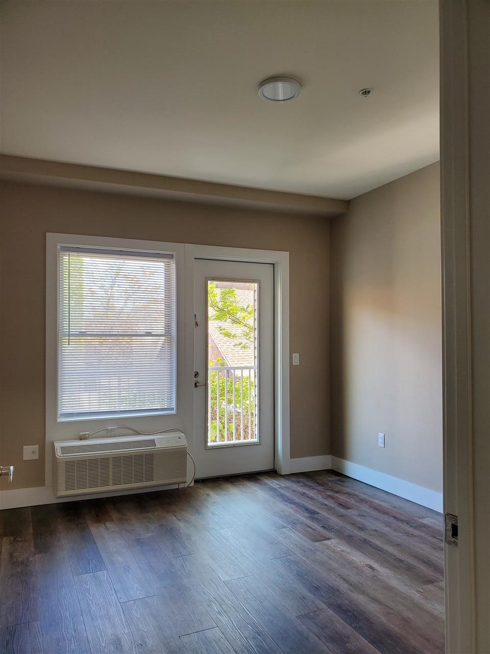 545 39TH ST Unit: 307