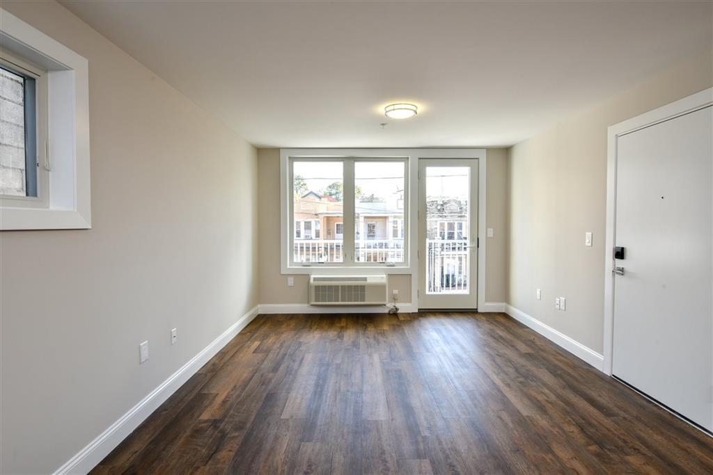 6105 PARK AVE Unit: 3