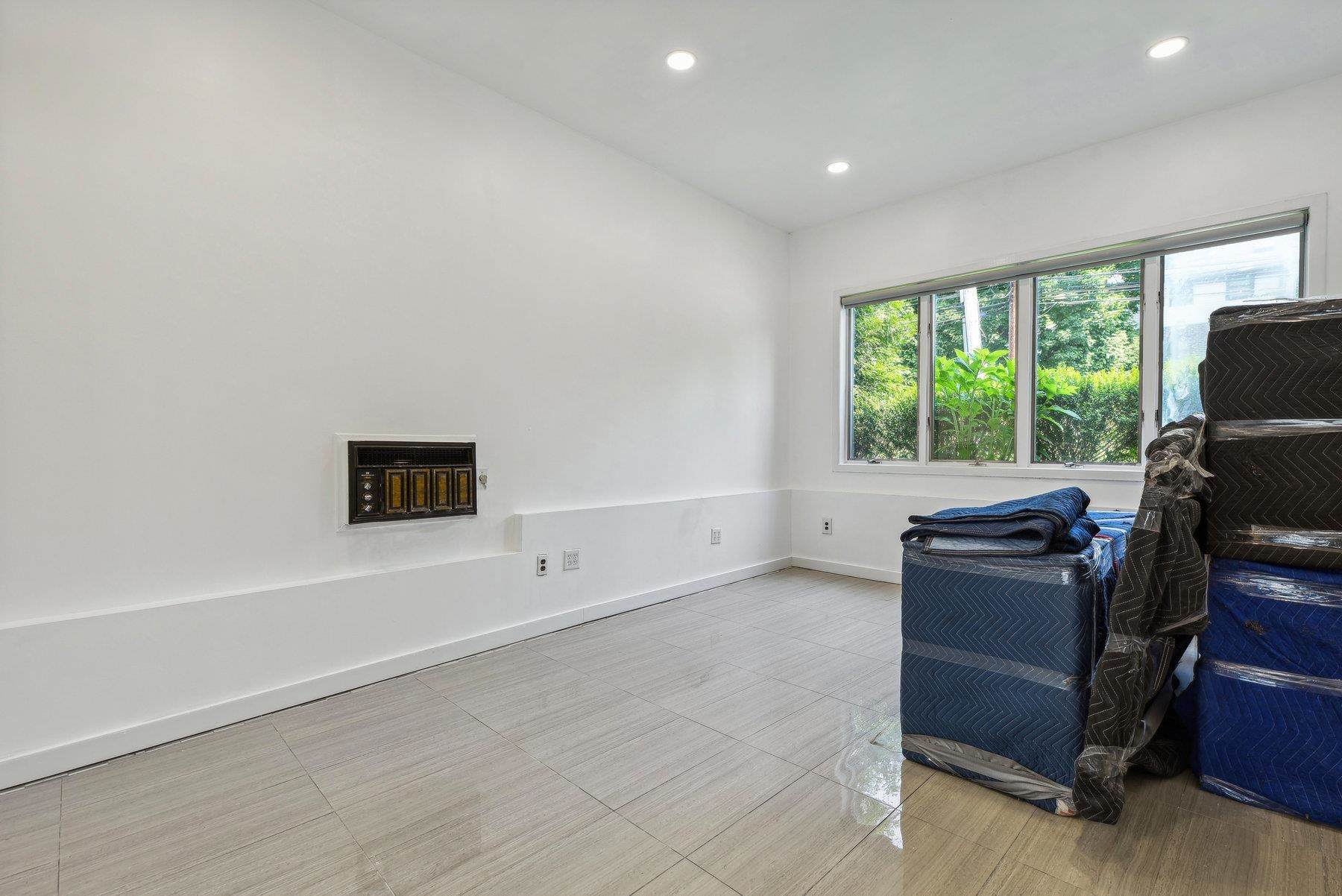 310 GRAND AVE