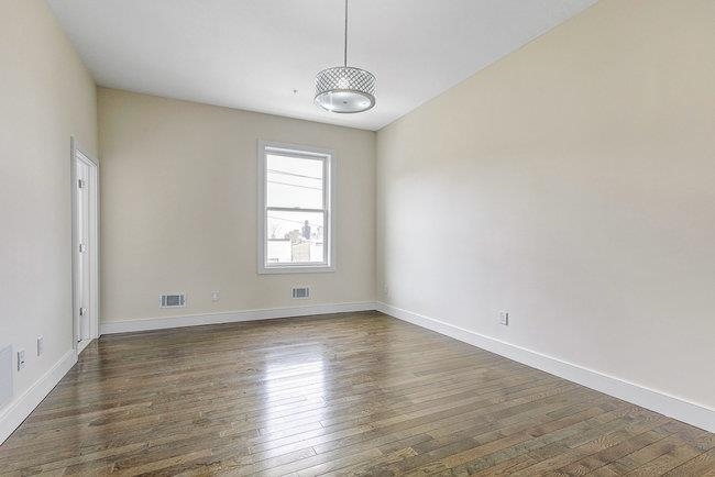 542 29TH ST Unit: 1