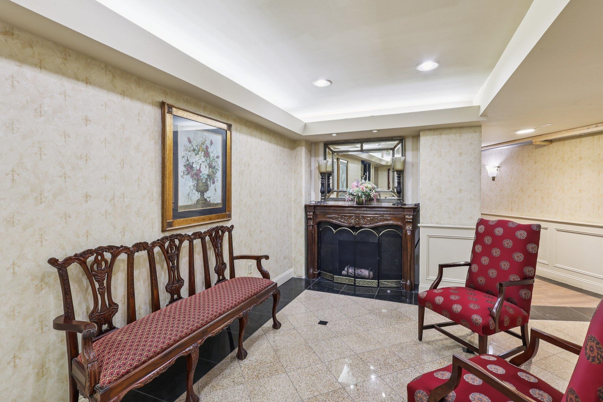 8800 BLVD EAST Unit: 4J
