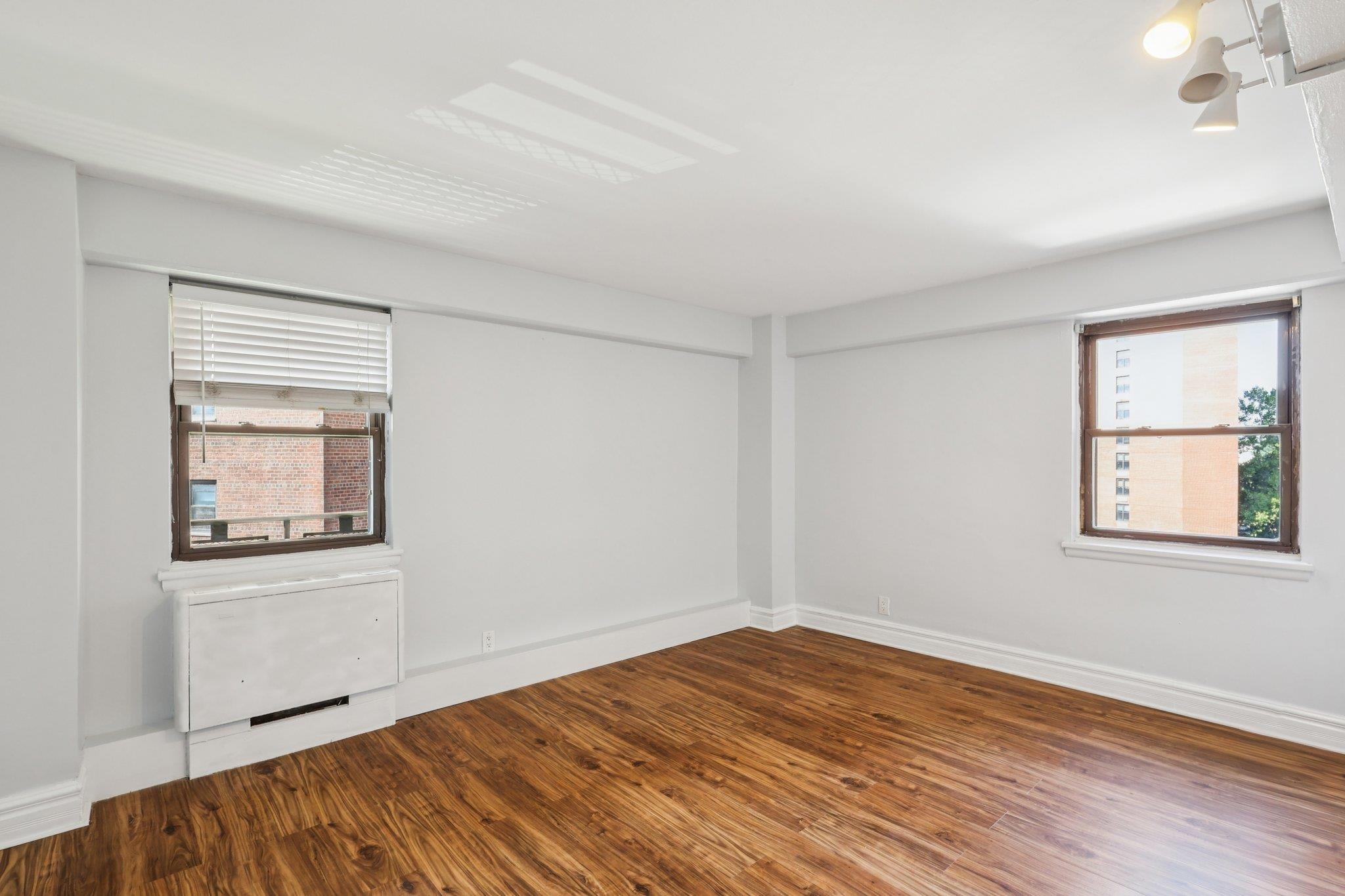 8800 BLVD EAST Unit: 4J