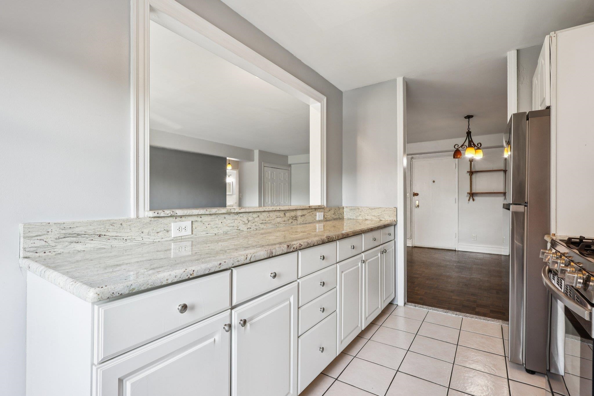 8800 BLVD EAST Unit: 4J