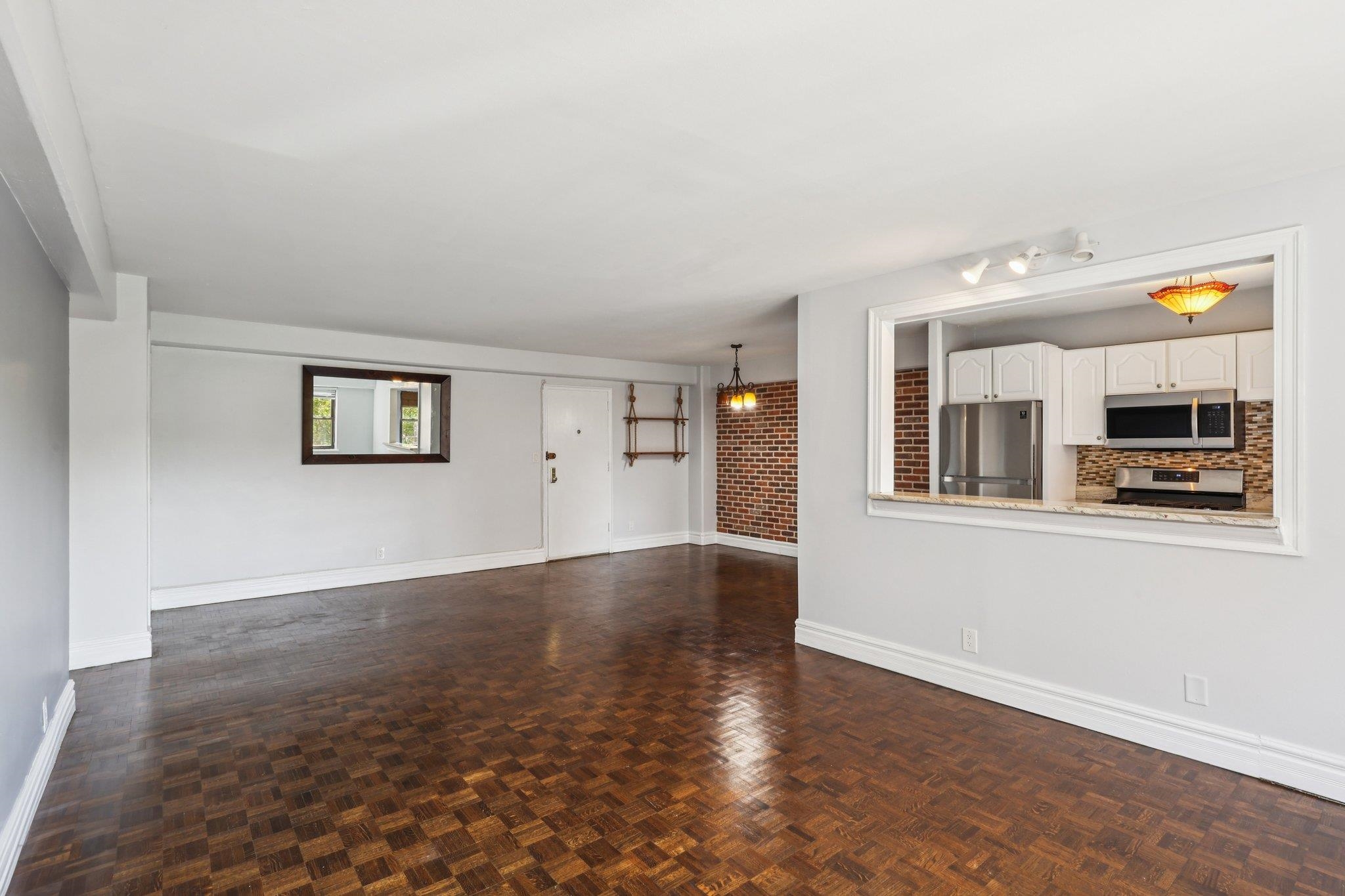 8800 BLVD EAST Unit: 4J