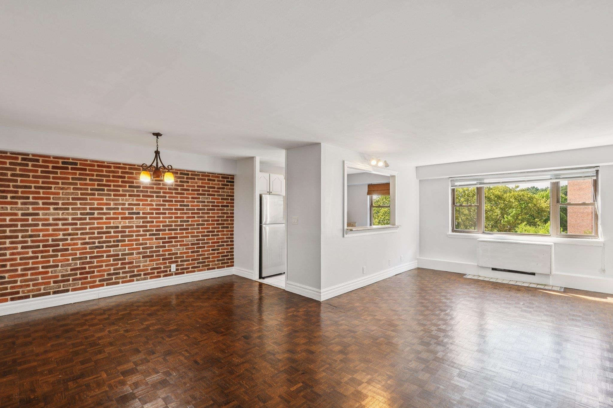 8800 BLVD EAST Unit: 4J