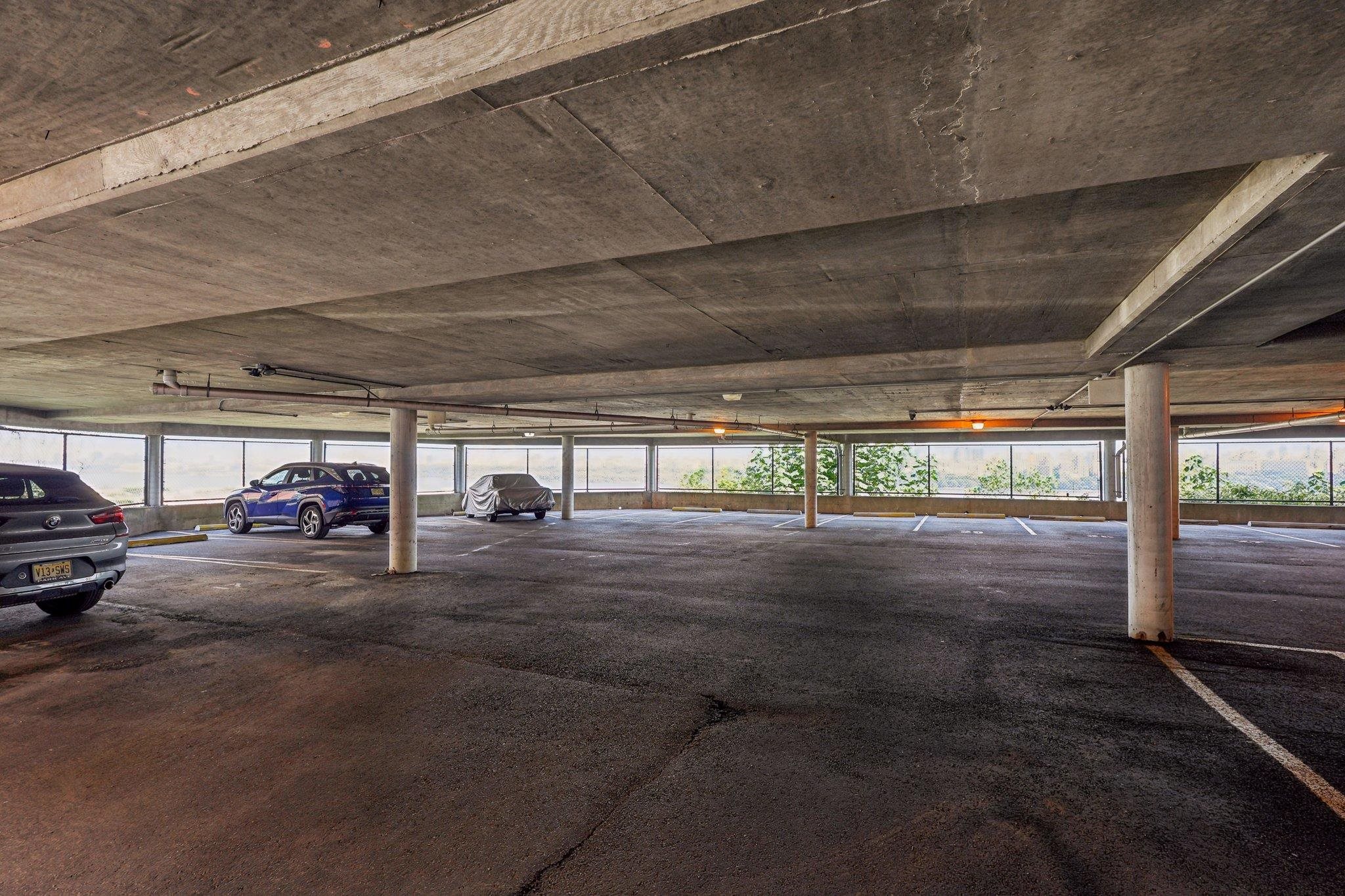 8800 BLVD EAST Unit: 4J
