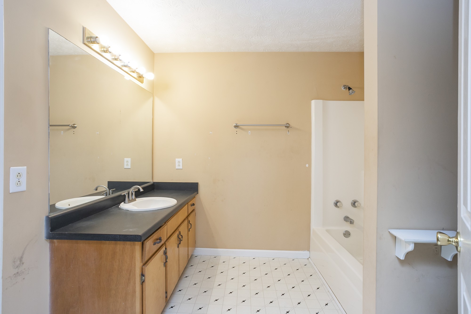 931 E Jefferson Pike