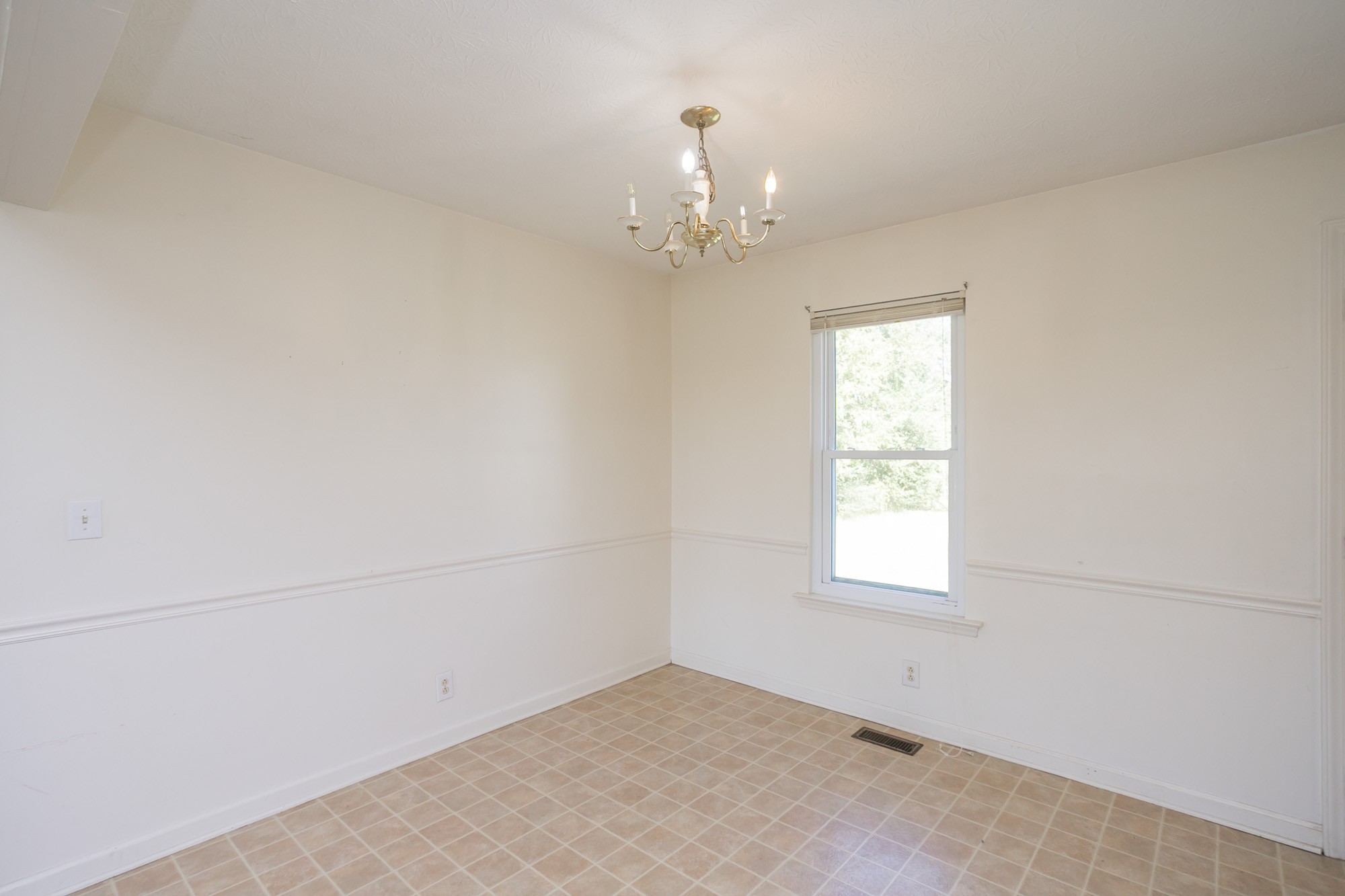 931 E Jefferson Pike