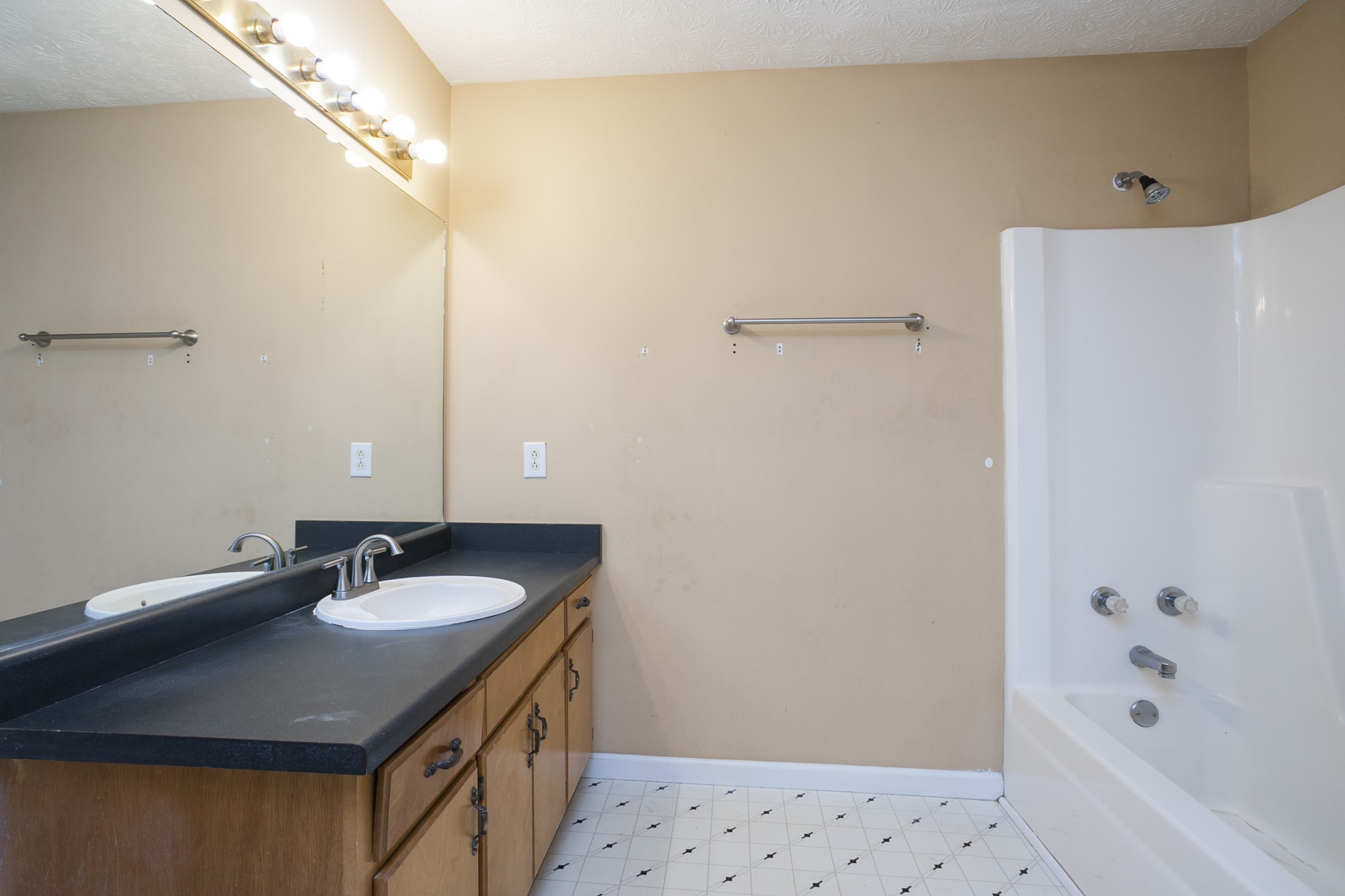 931 E Jefferson Pike