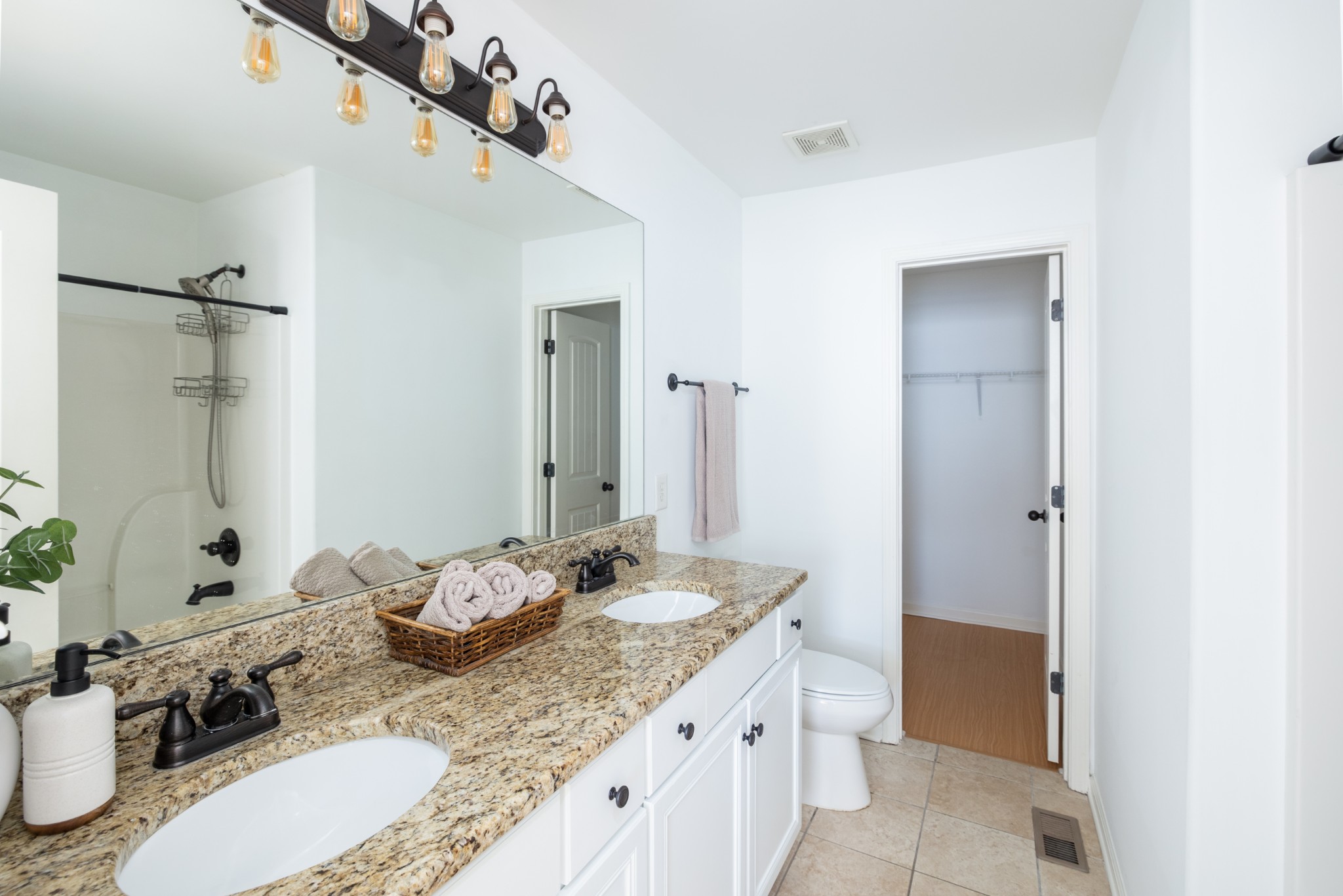 124 Cobblestone Place Dr