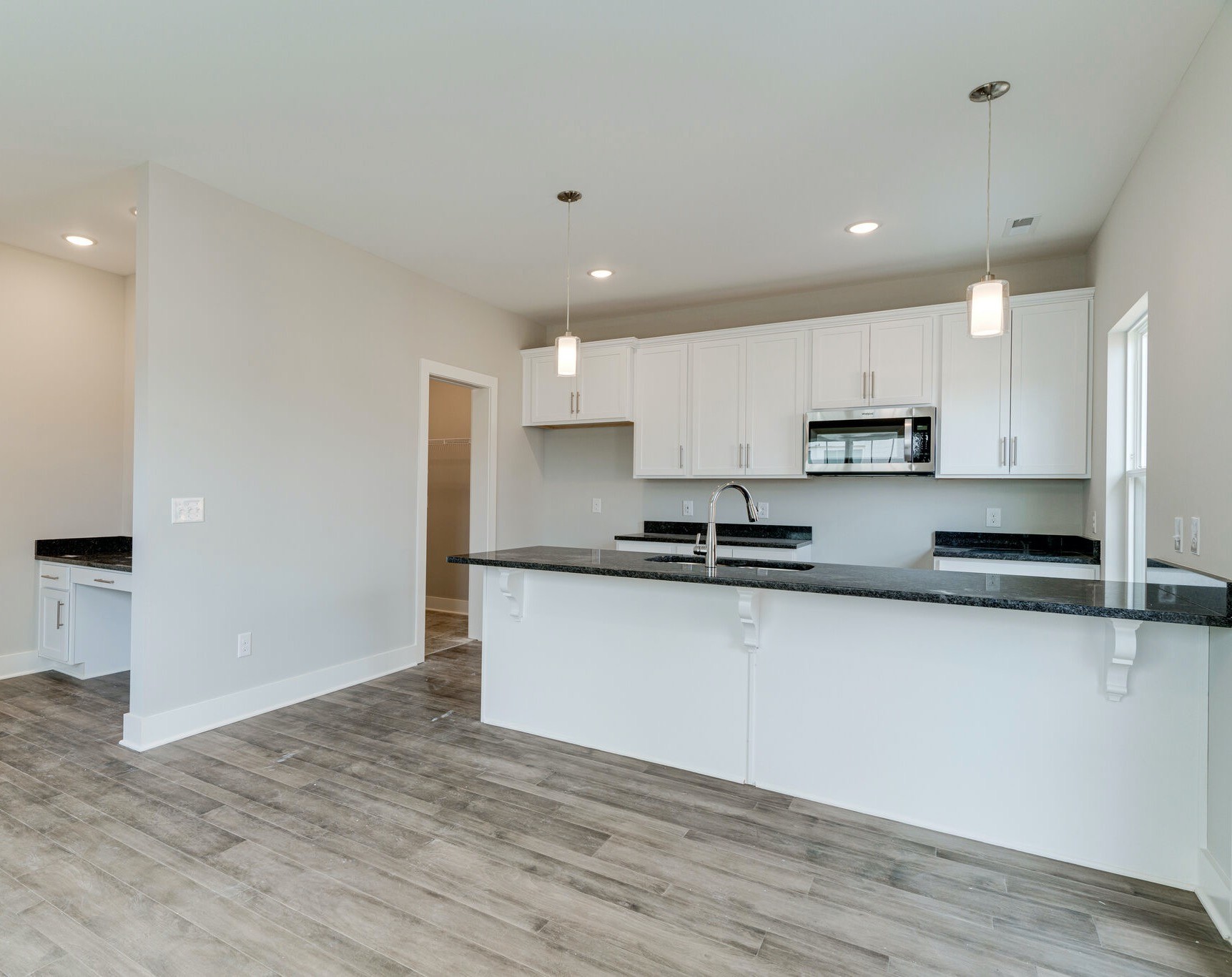 2285 Bayport Ave Unit: 228