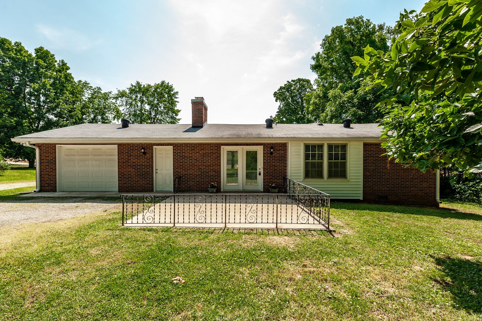 6217 Eatons Creek Rd