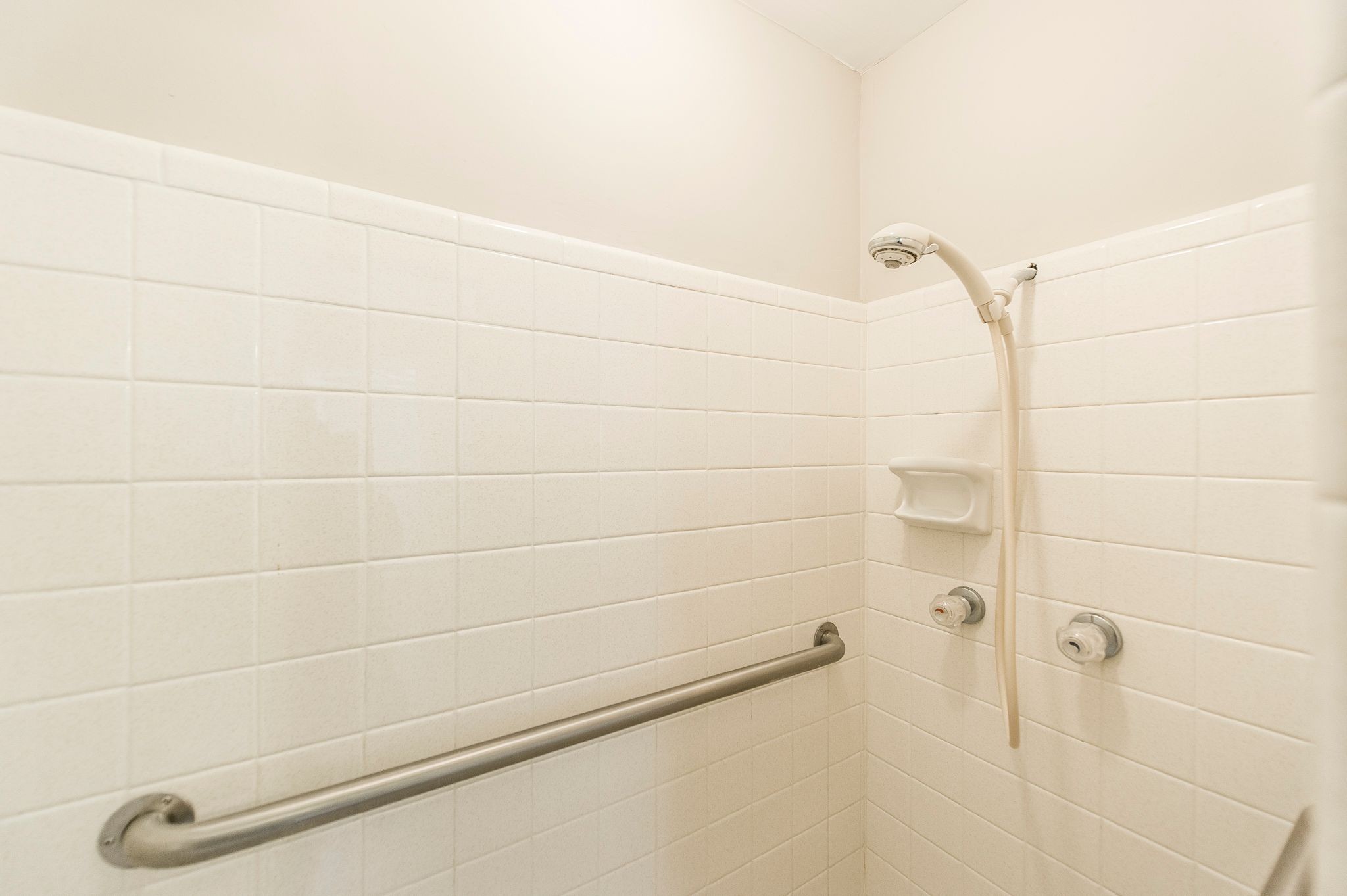 6217 Eatons Creek Rd