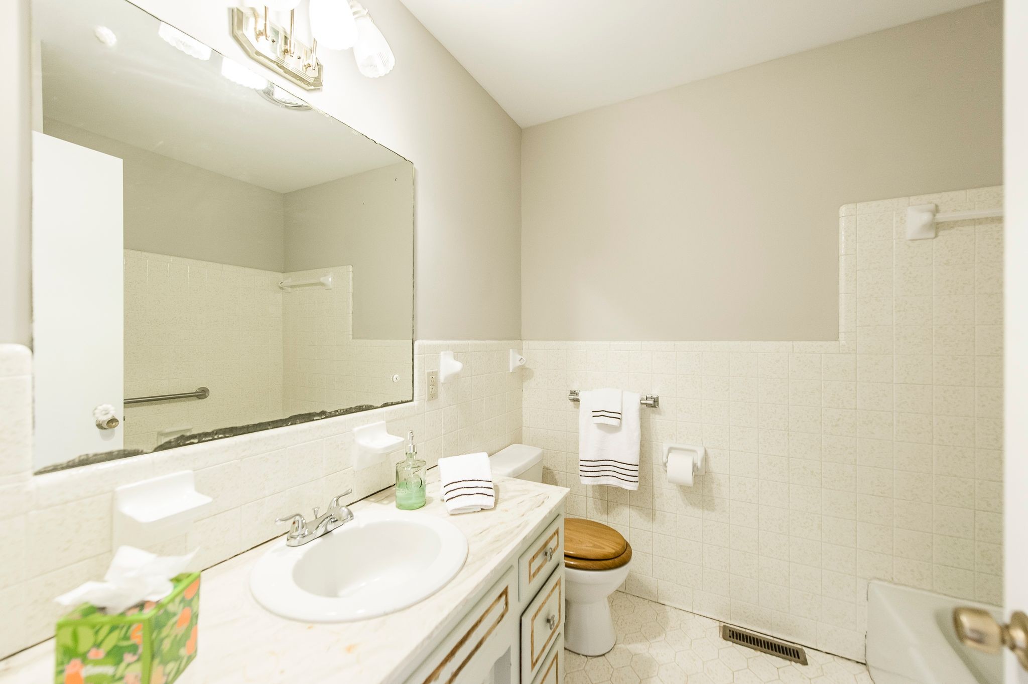 6217 Eatons Creek Rd