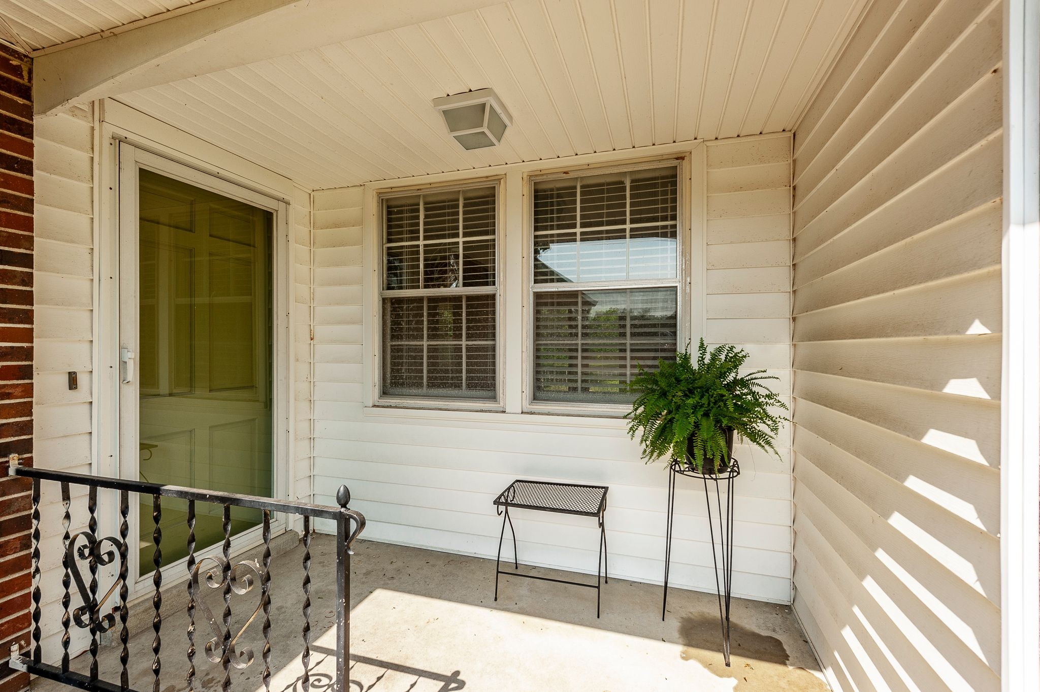 6217 Eatons Creek Rd