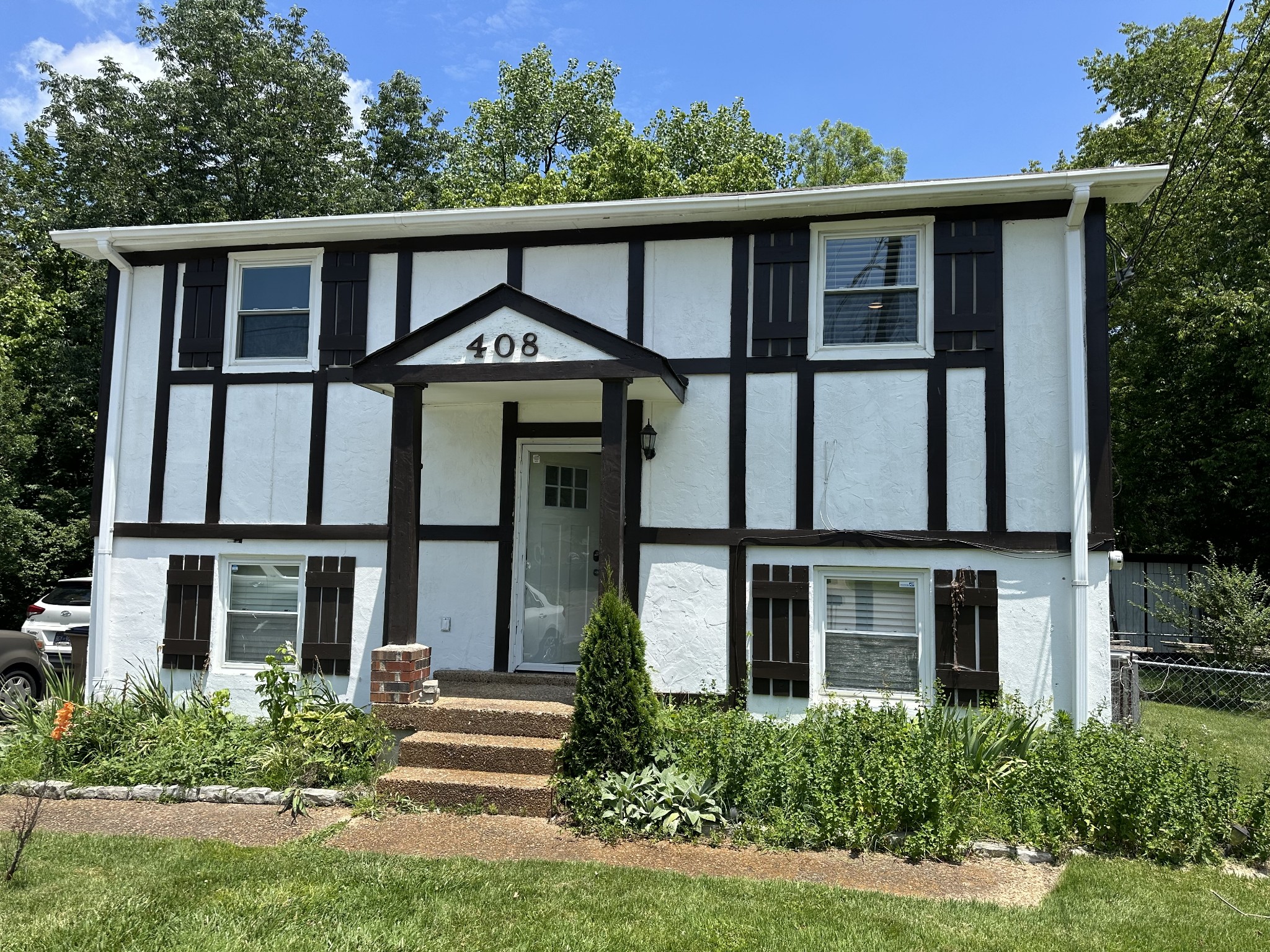 408 Barclay Square Cir