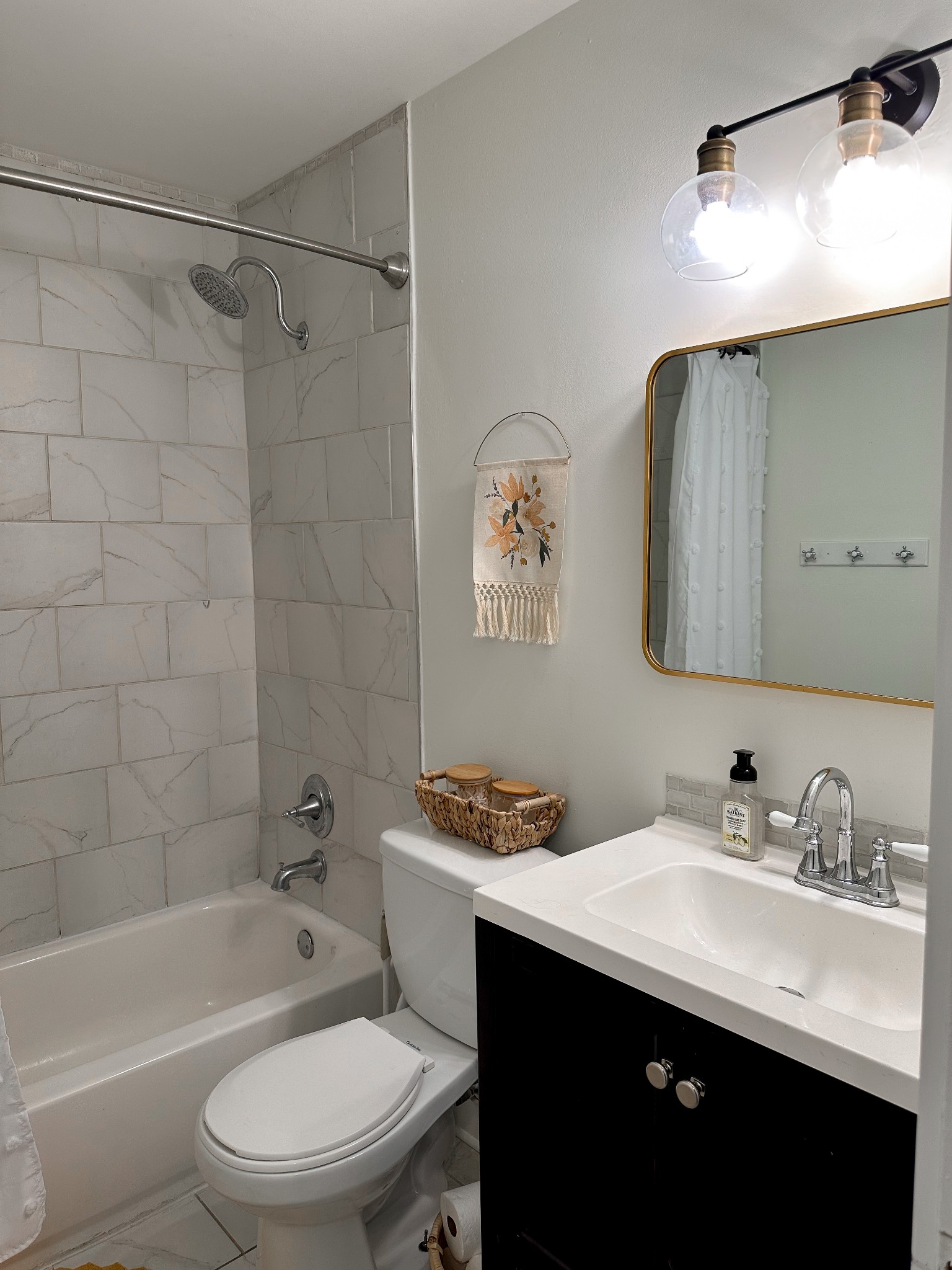 408 Barclay Square Cir