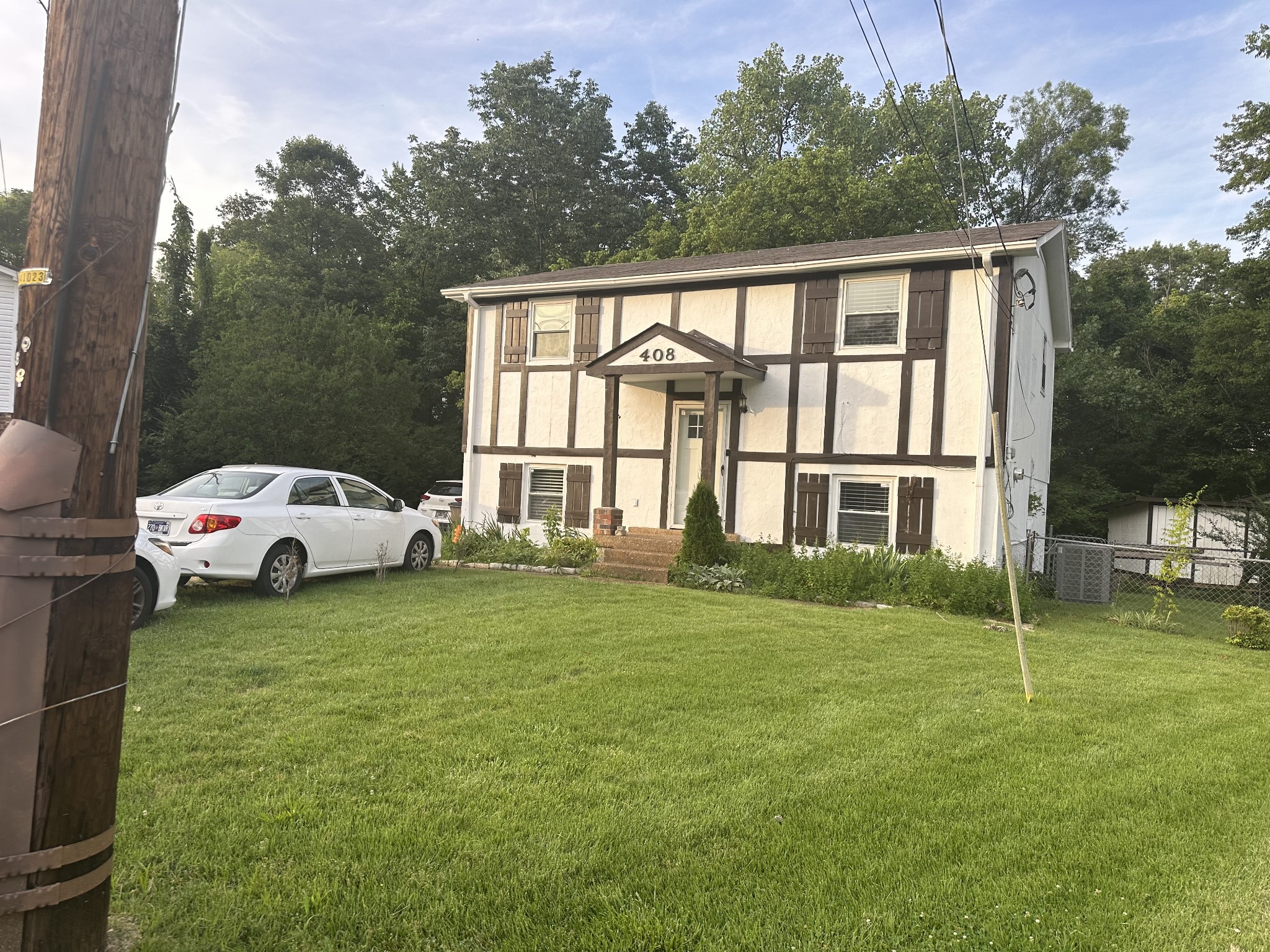 408 Barclay Square Cir