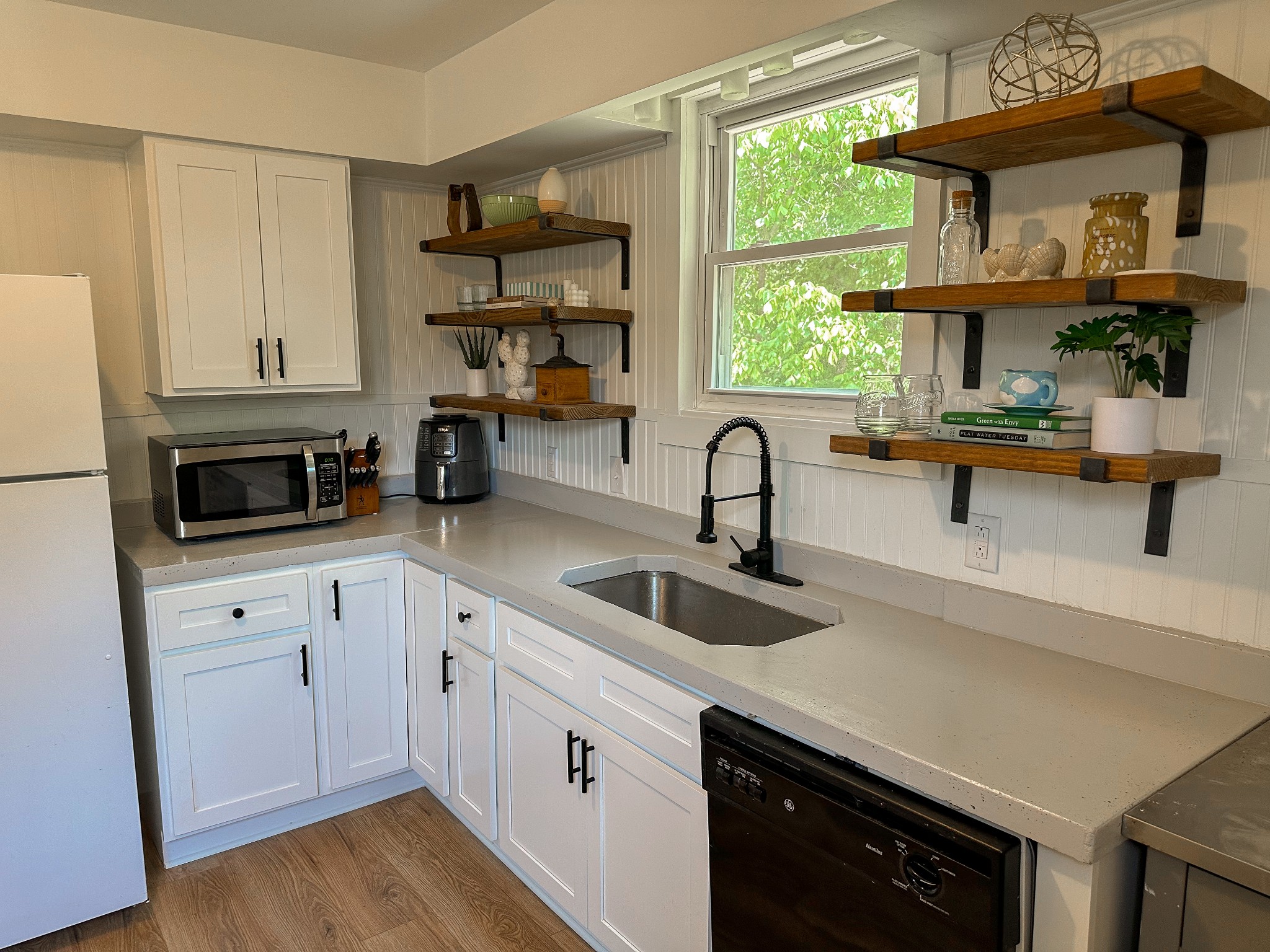 408 Barclay Square Cir