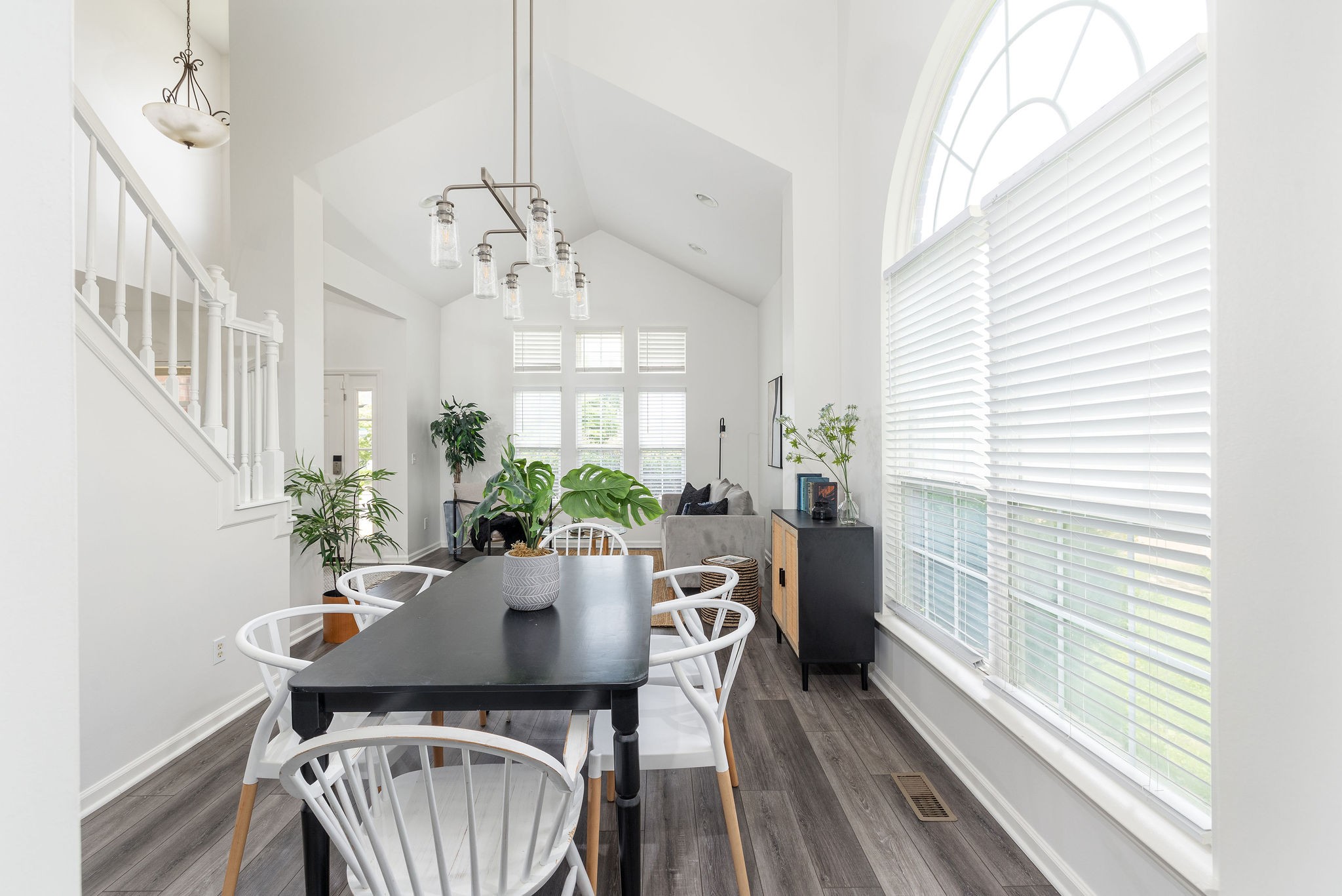 310 Devonshire Dr