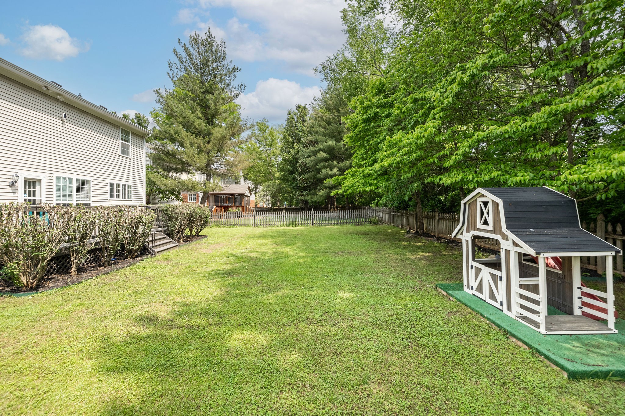 310 Devonshire Dr