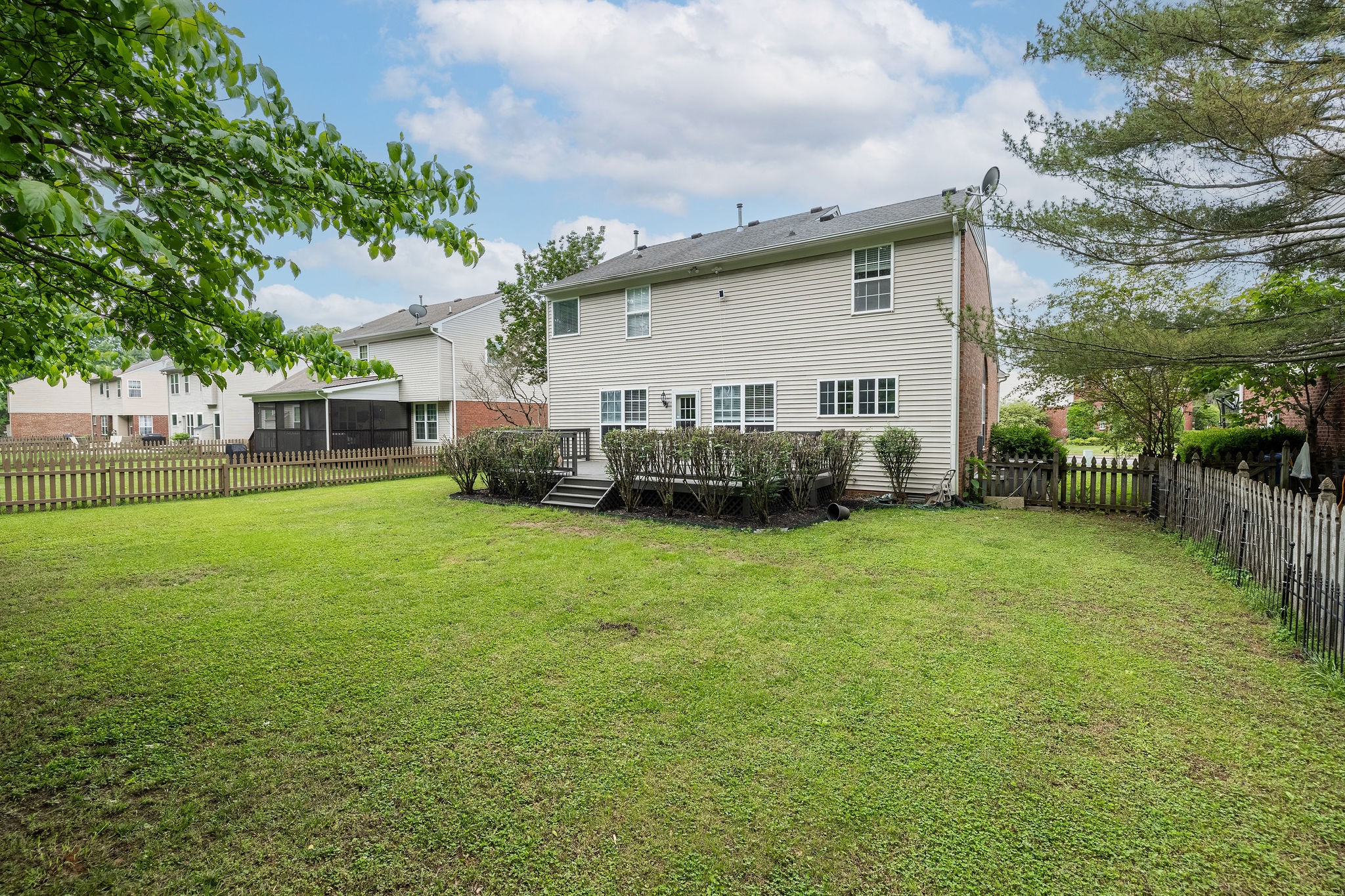 310 Devonshire Dr