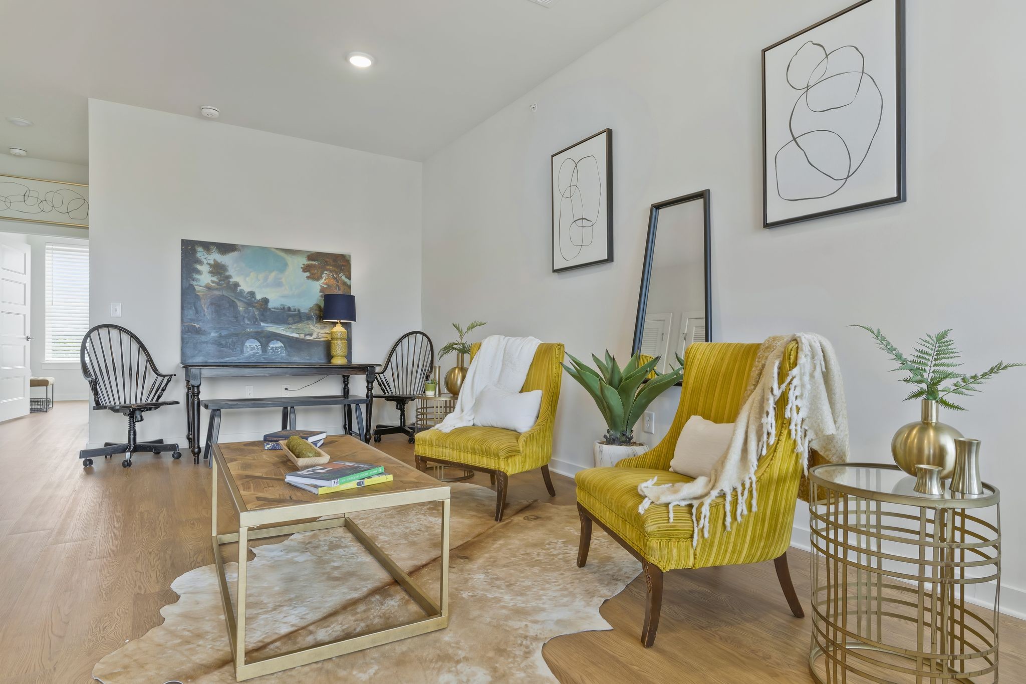 600 E Trinity Ln Unit: 304