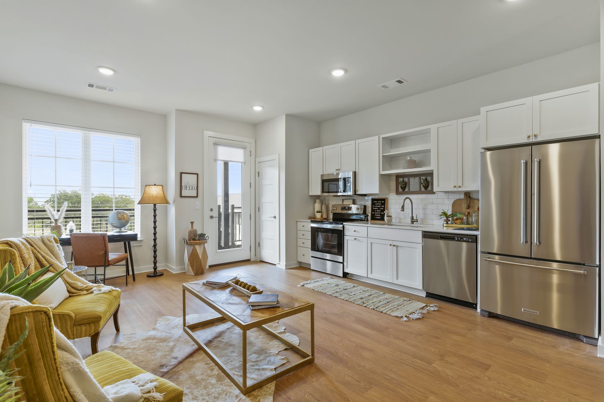 600 E Trinity Ln Unit: 304