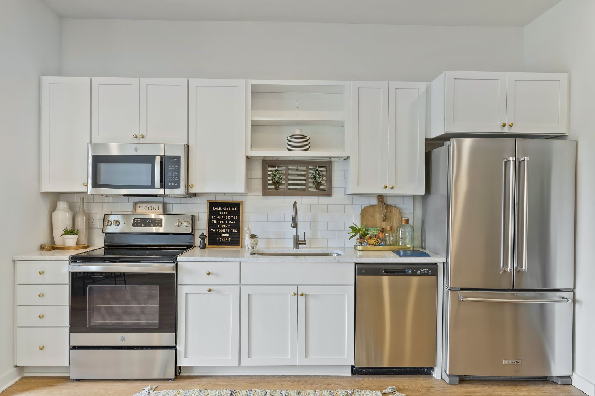 600 E Trinity Ln Unit: 304