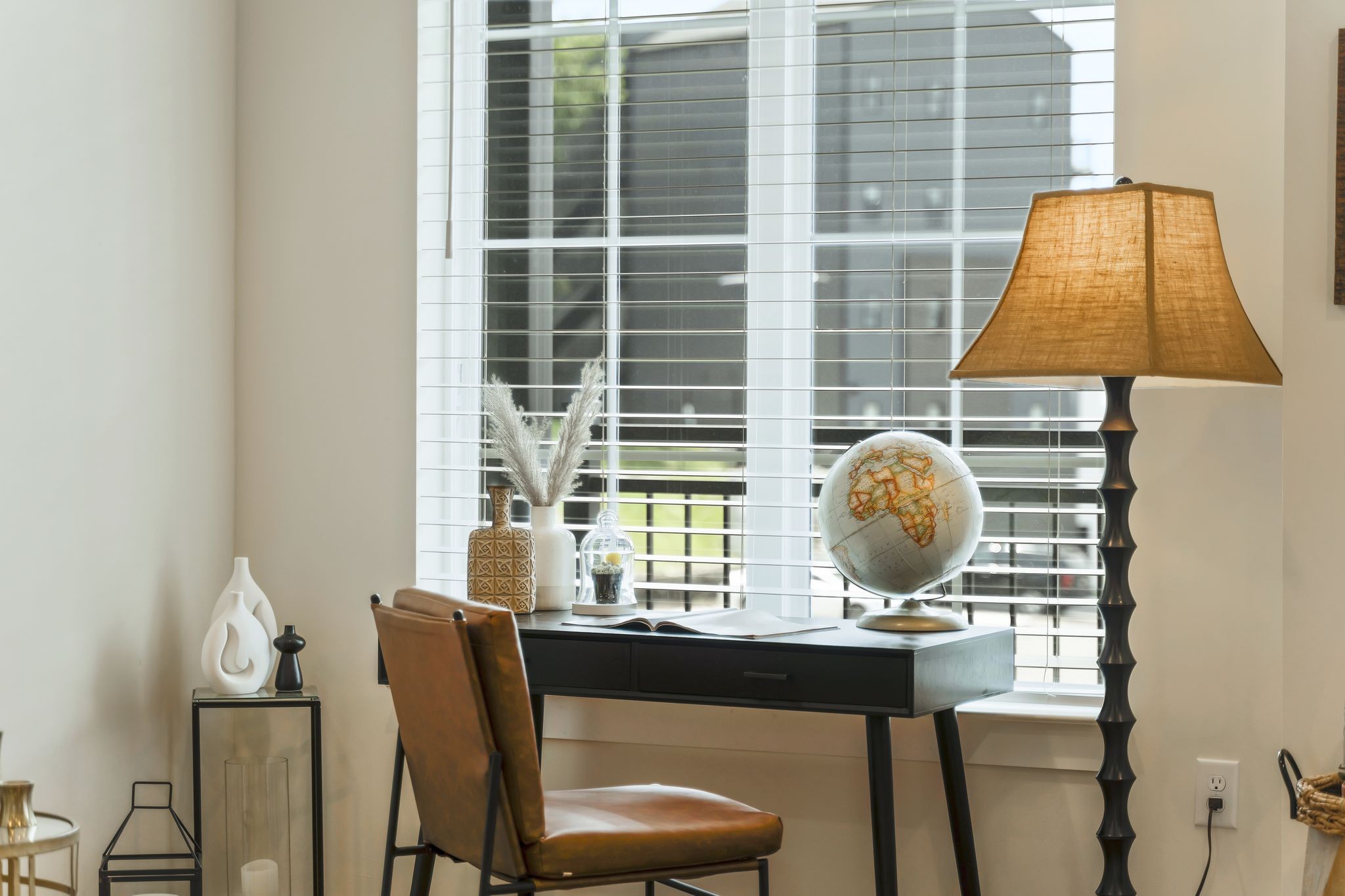 600 E Trinity Ln Unit: 304