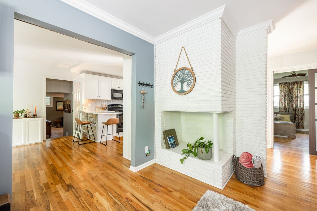2823 Barclay Dr