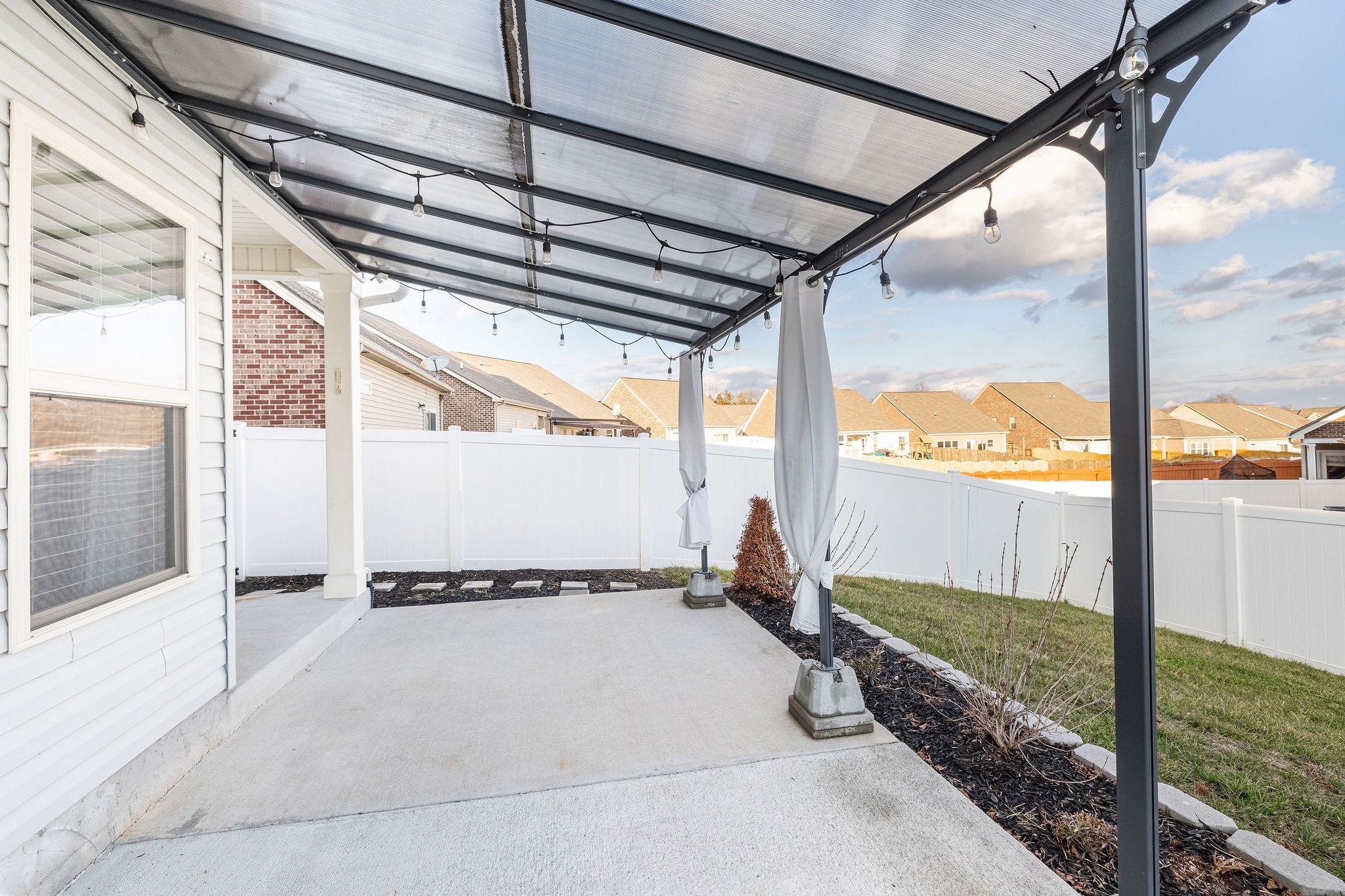 1043 Alexandria Way