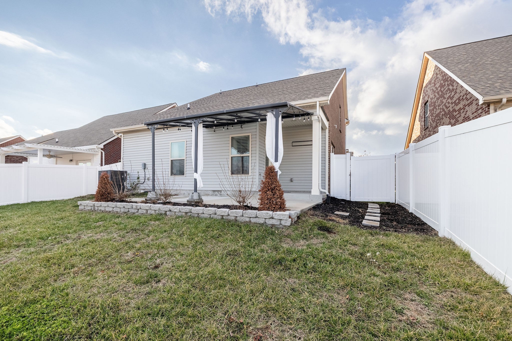 1043 Alexandria Way