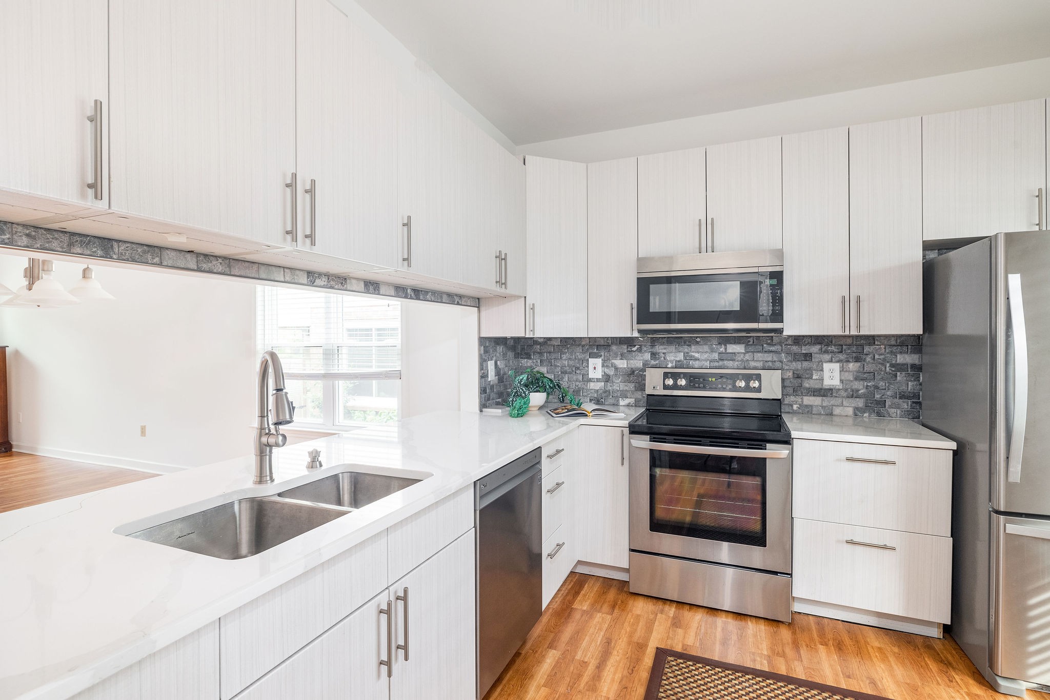 1009 Summerview Ct