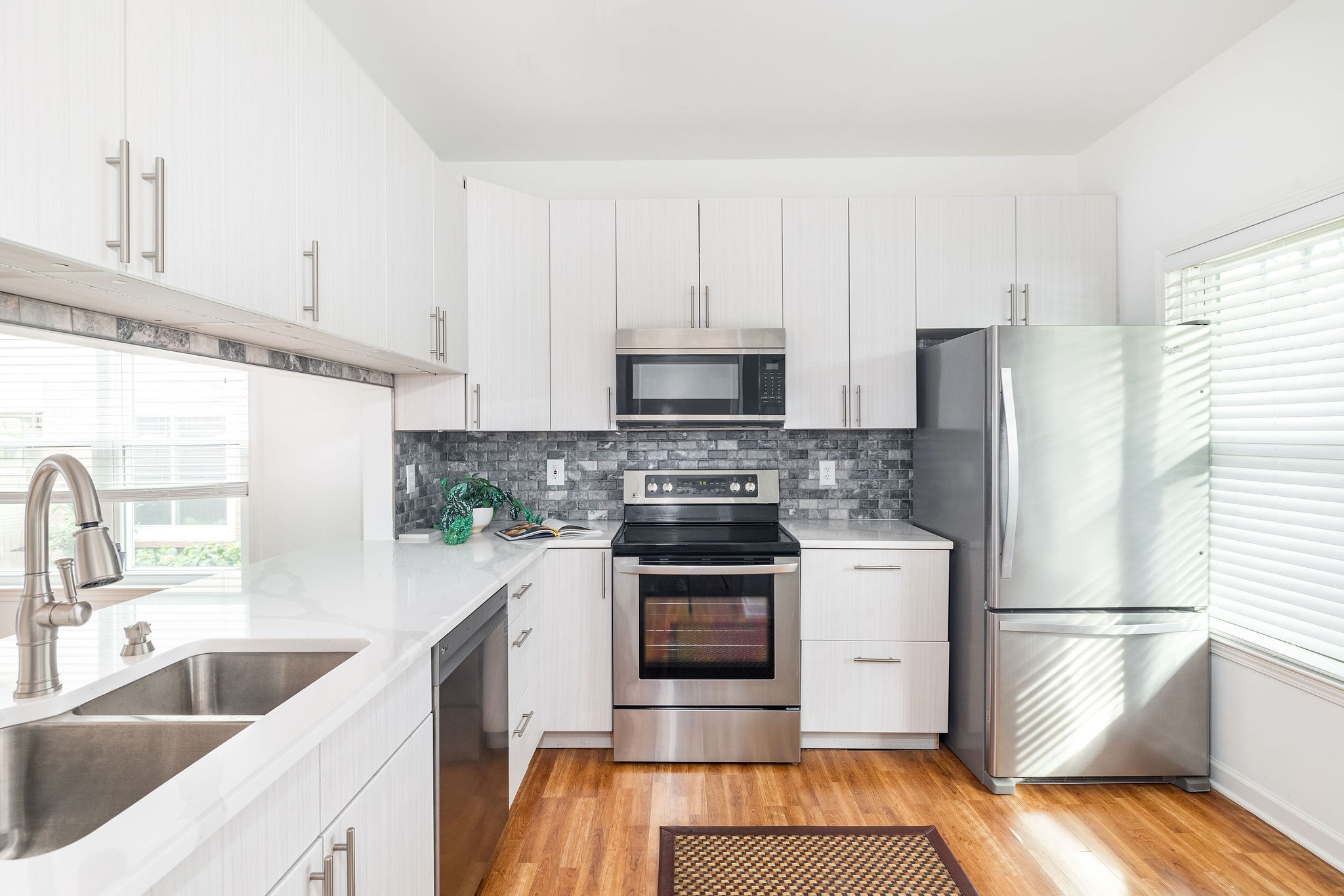 1009 Summerview Ct