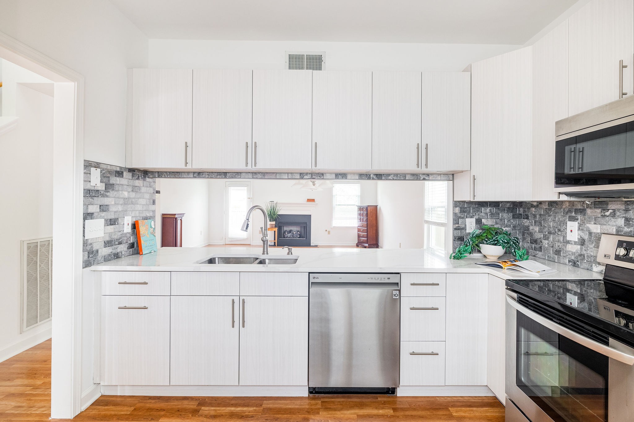 1009 Summerview Ct