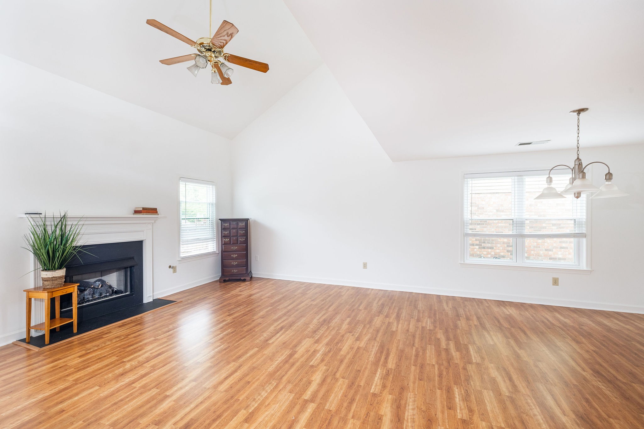 1009 Summerview Ct