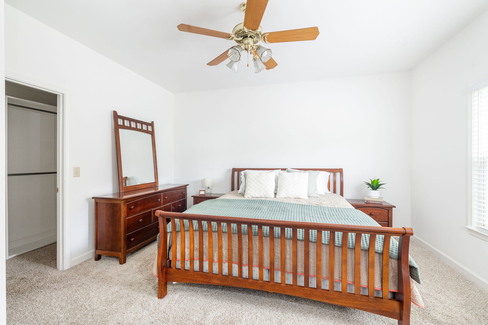 1009 Summerview Ct