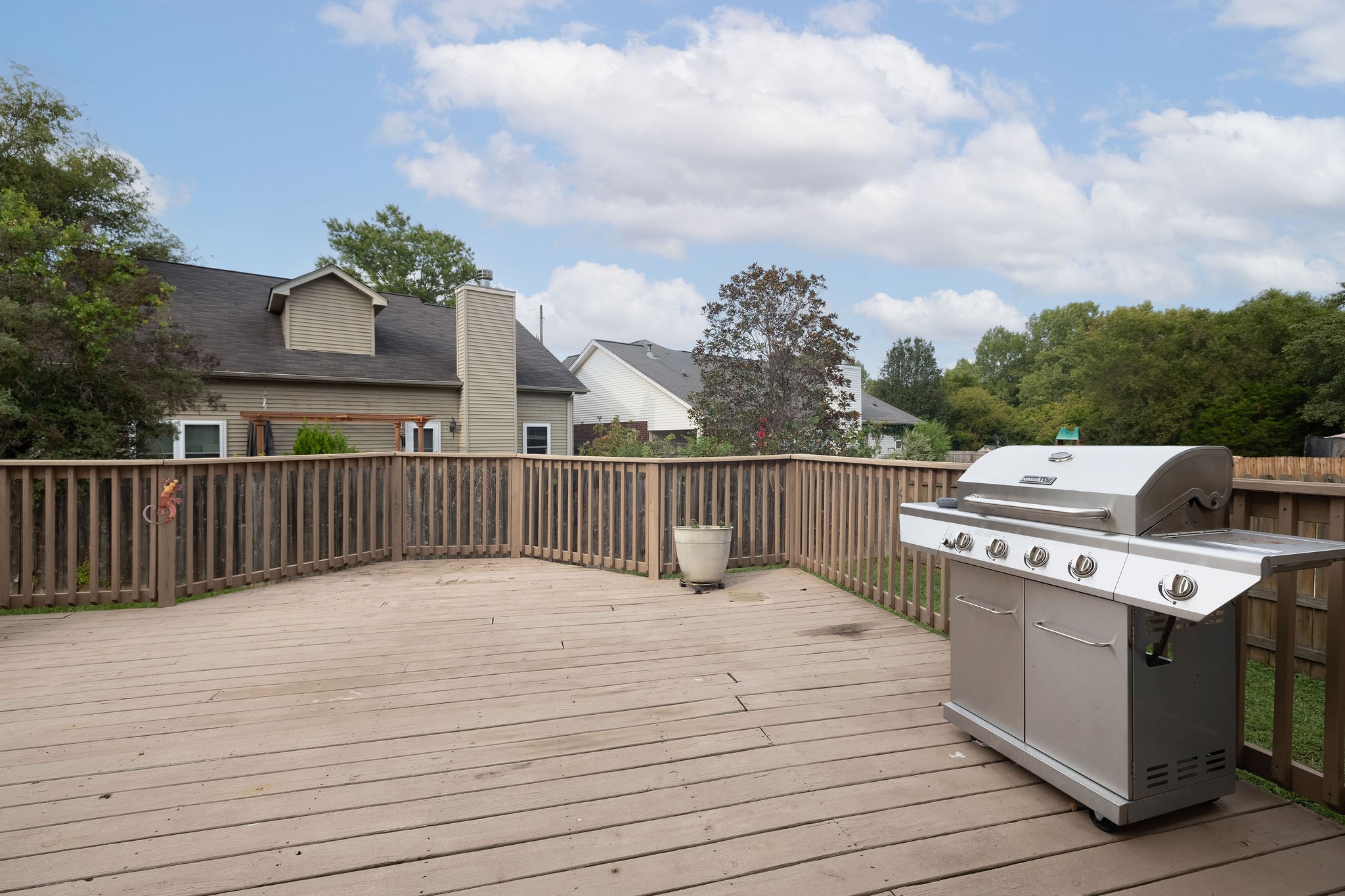 1009 Summerview Ct