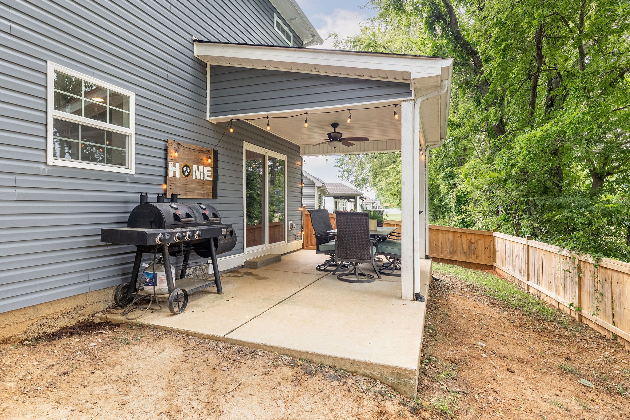 373 Fieldstone Ln