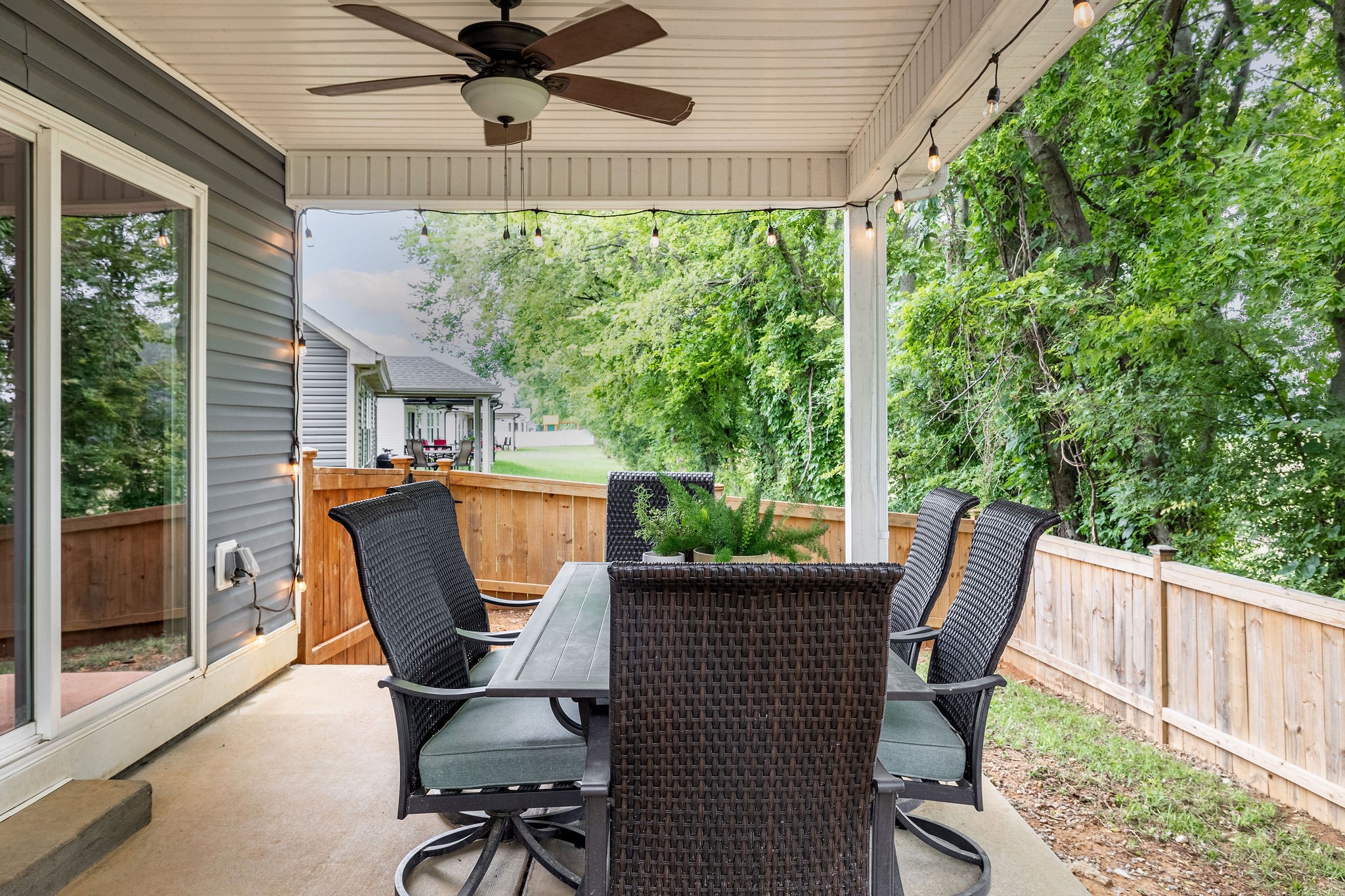 373 Fieldstone Ln