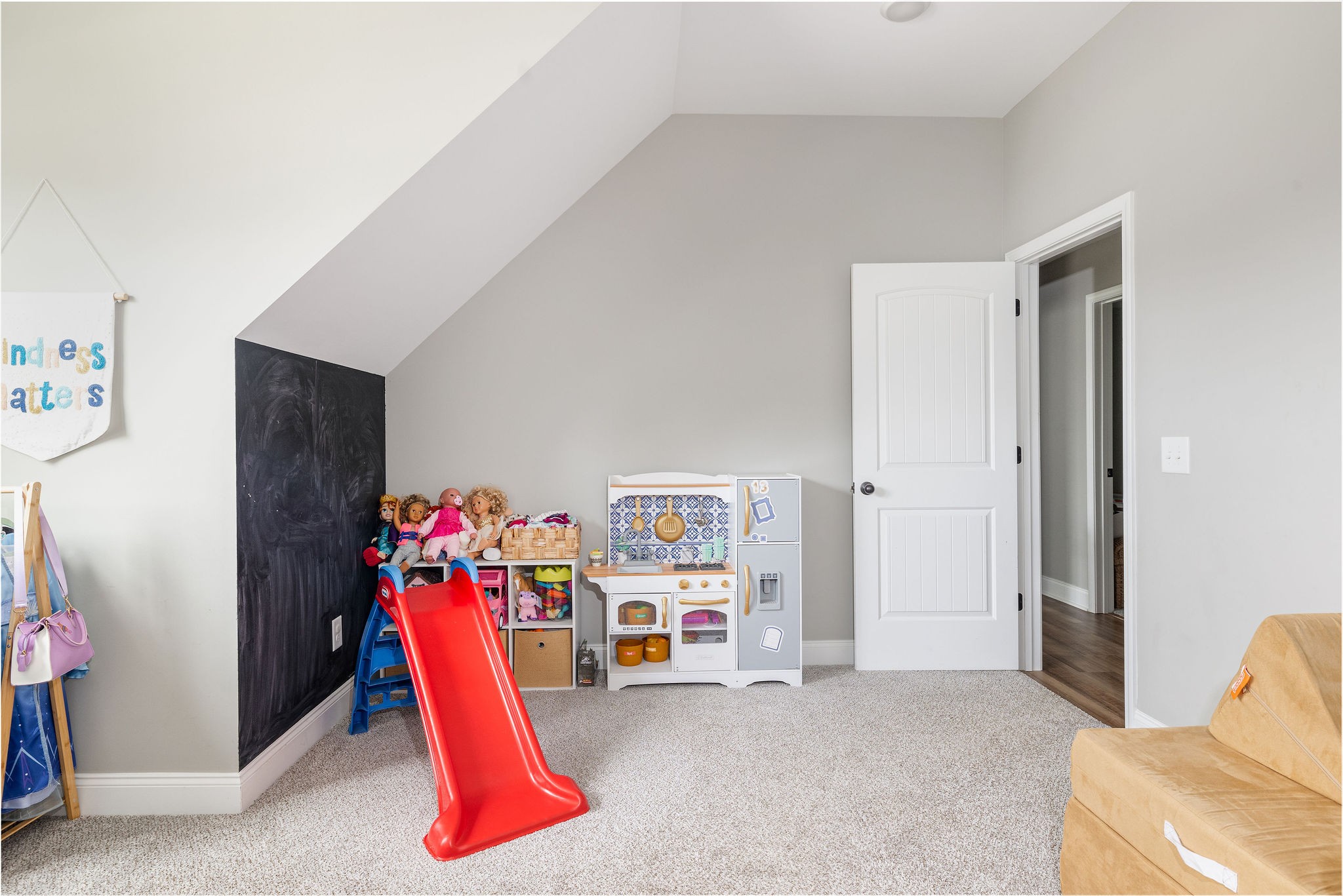 373 Fieldstone Ln