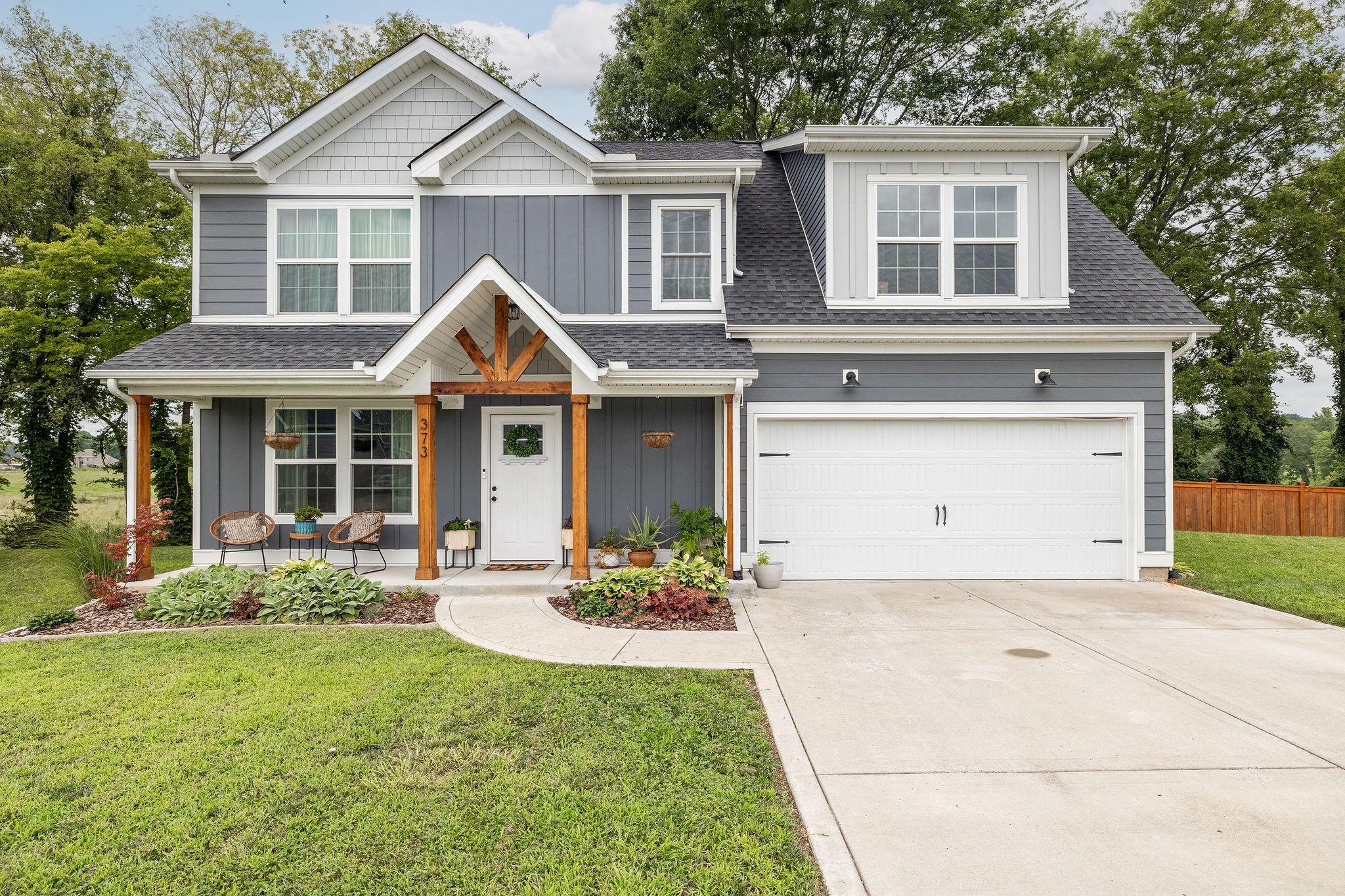 373 Fieldstone Ln